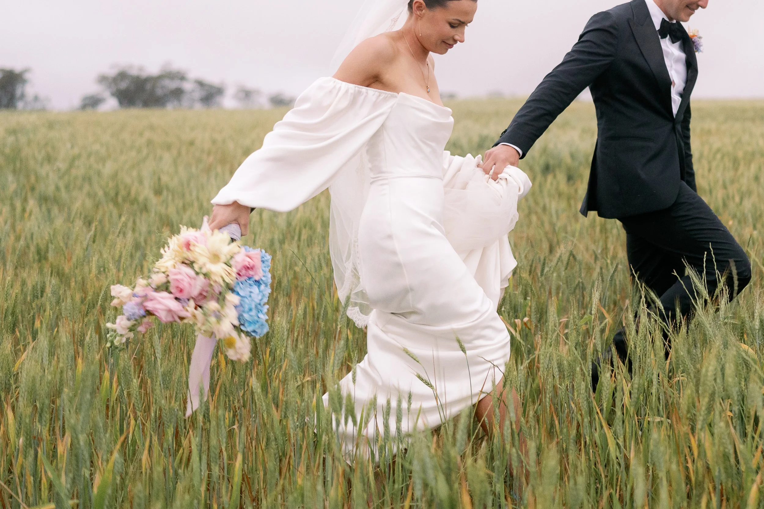In the crop fields with Lucy &amp; Micky. 

#perthweddingphotographer #perthbridalportraits #australianweddingphotographer #ruralweddingswa #farmweddings