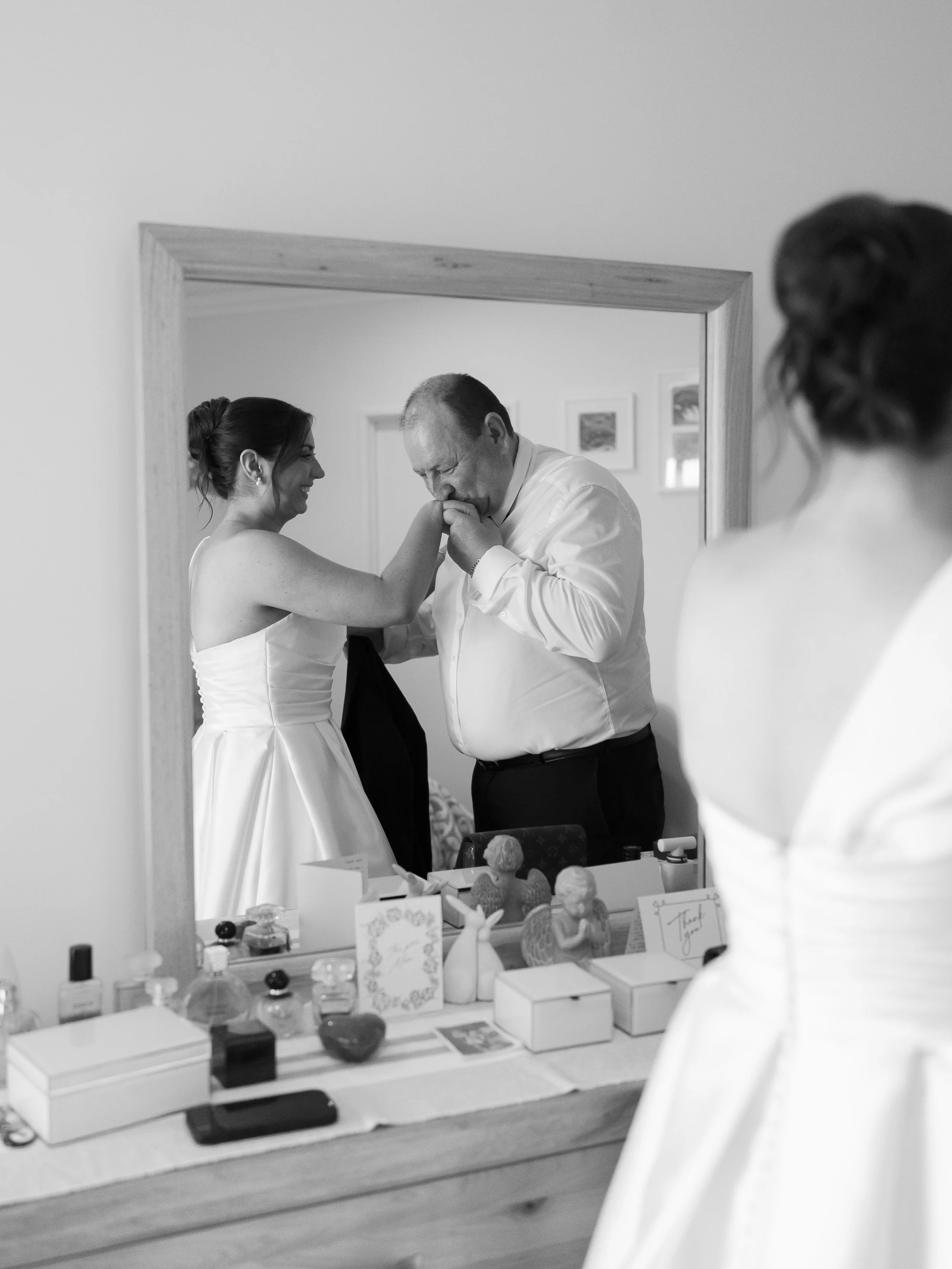 The sweetest first look with dad 🥹 

#perthweddingphotographer #documentaryweddingphotography #candidweddingphotos #weddingphotosperth