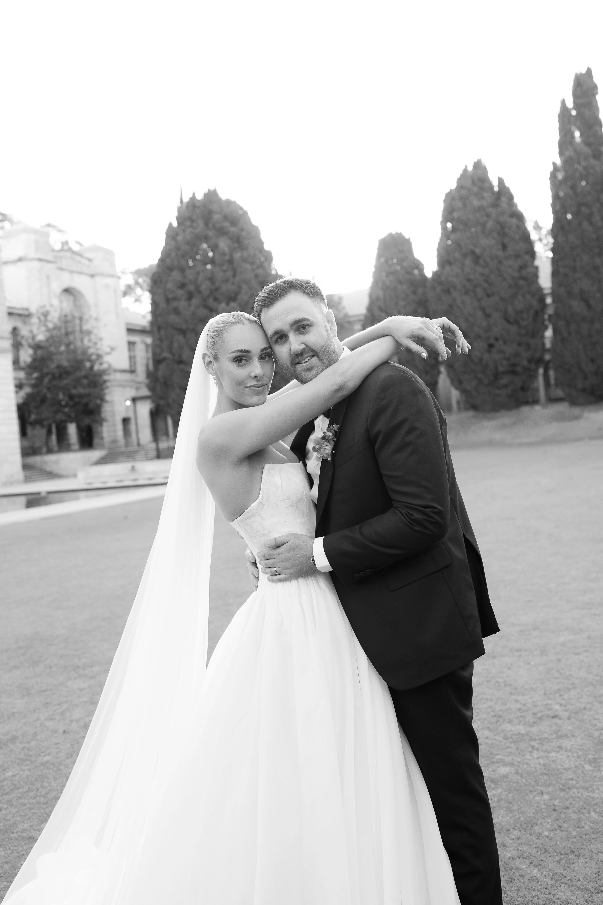 wedding portraits taken at UWA, after their wedding ceremony at Matilda Bay Restaurant. Portraits capture by tp perth wedding photographer, Natalie Jane, who specialised in natural yet editorial finish wedding photos