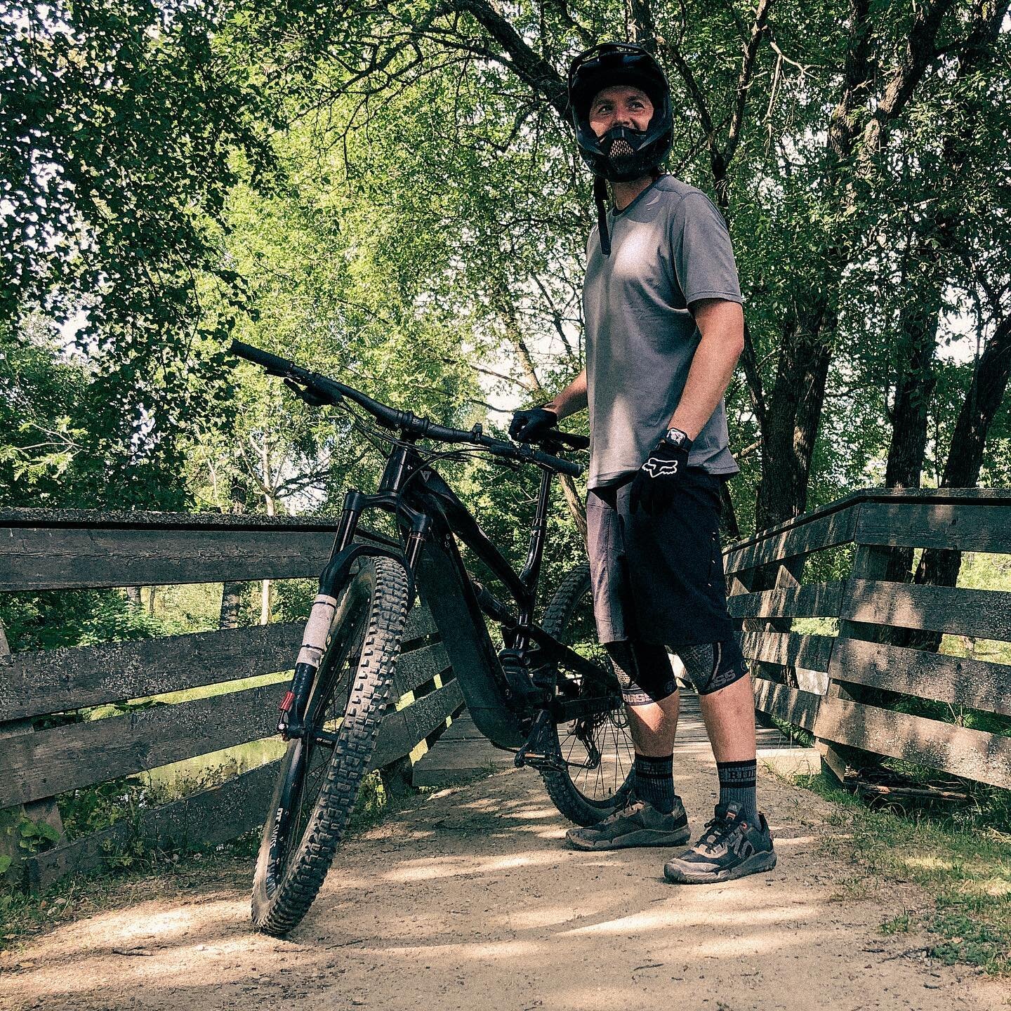 🎢 🚲☀️
.
.
.
#emtb #ytindustries #mtbbikezonegeisskopf #bike #flowtrail #bikeday
