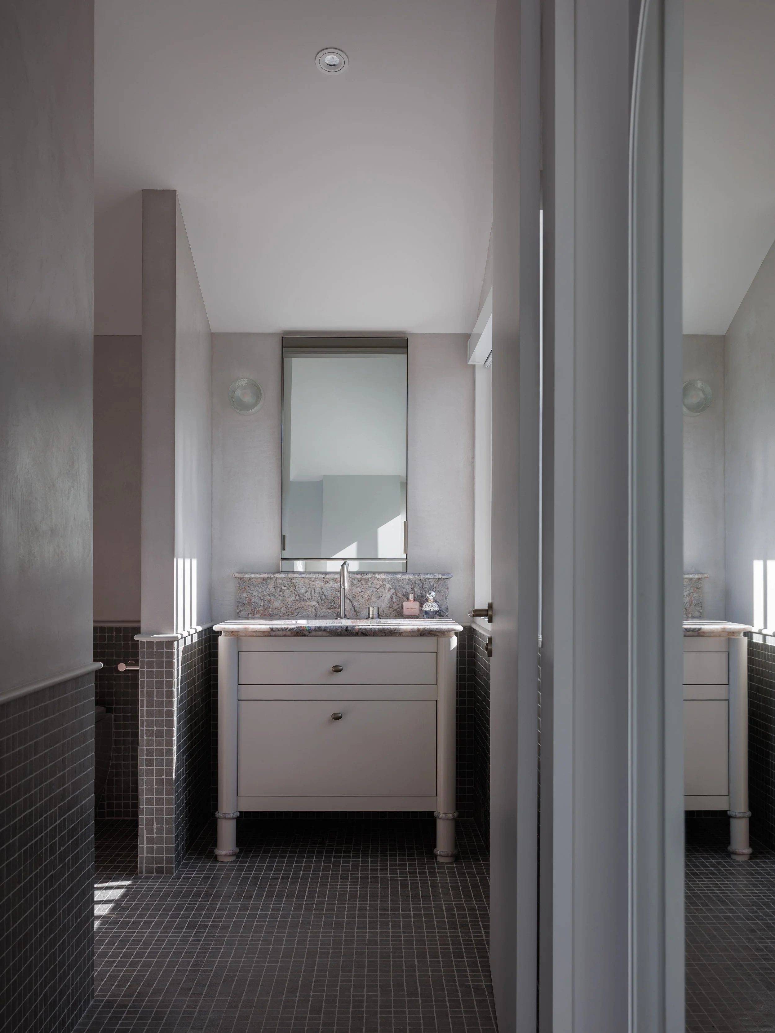 260401_VV_AMB_IC_BRIDGEKEEPERS_SEAFORTH_BATHROOM2_1 (1).jpg