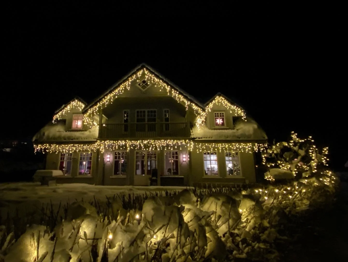 Snart tennes tusen julelys...