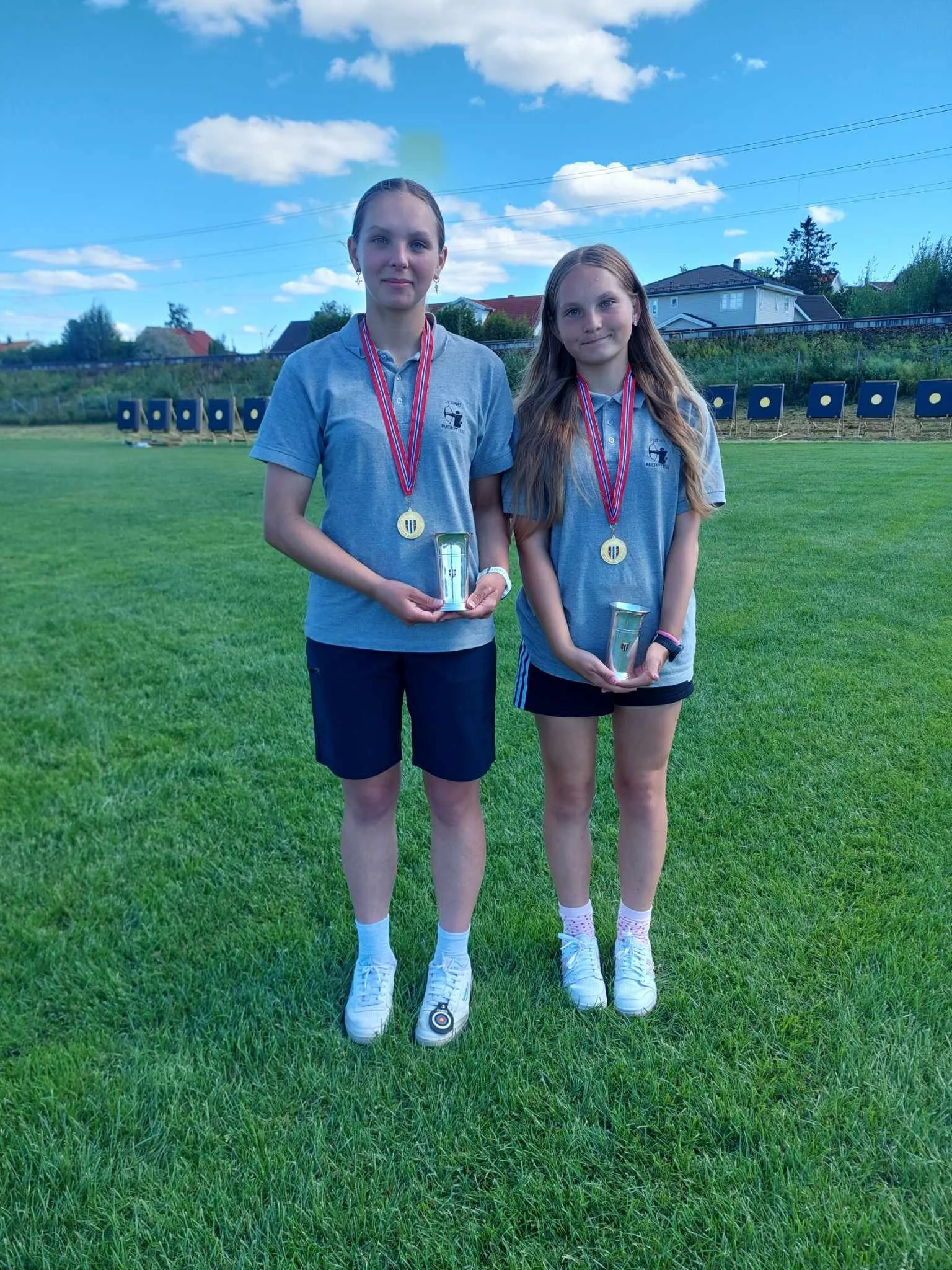 Veslemøy og Wilhelmine fra Rauma Bueskyttere med gull i NM!