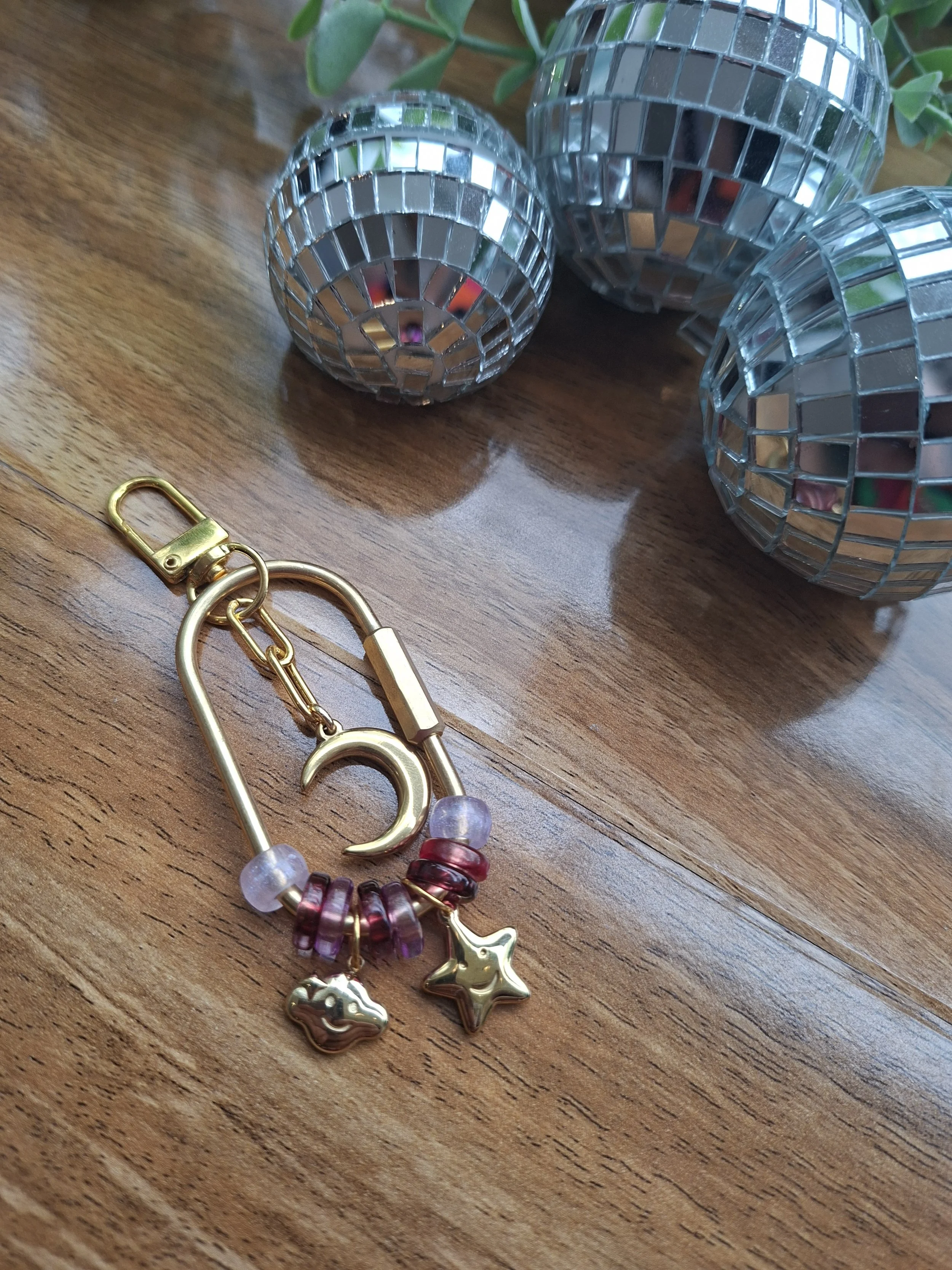 Sip & Make: Carabiner Charm Bar * Friday 28 August *  6:00pm - 7:00pm