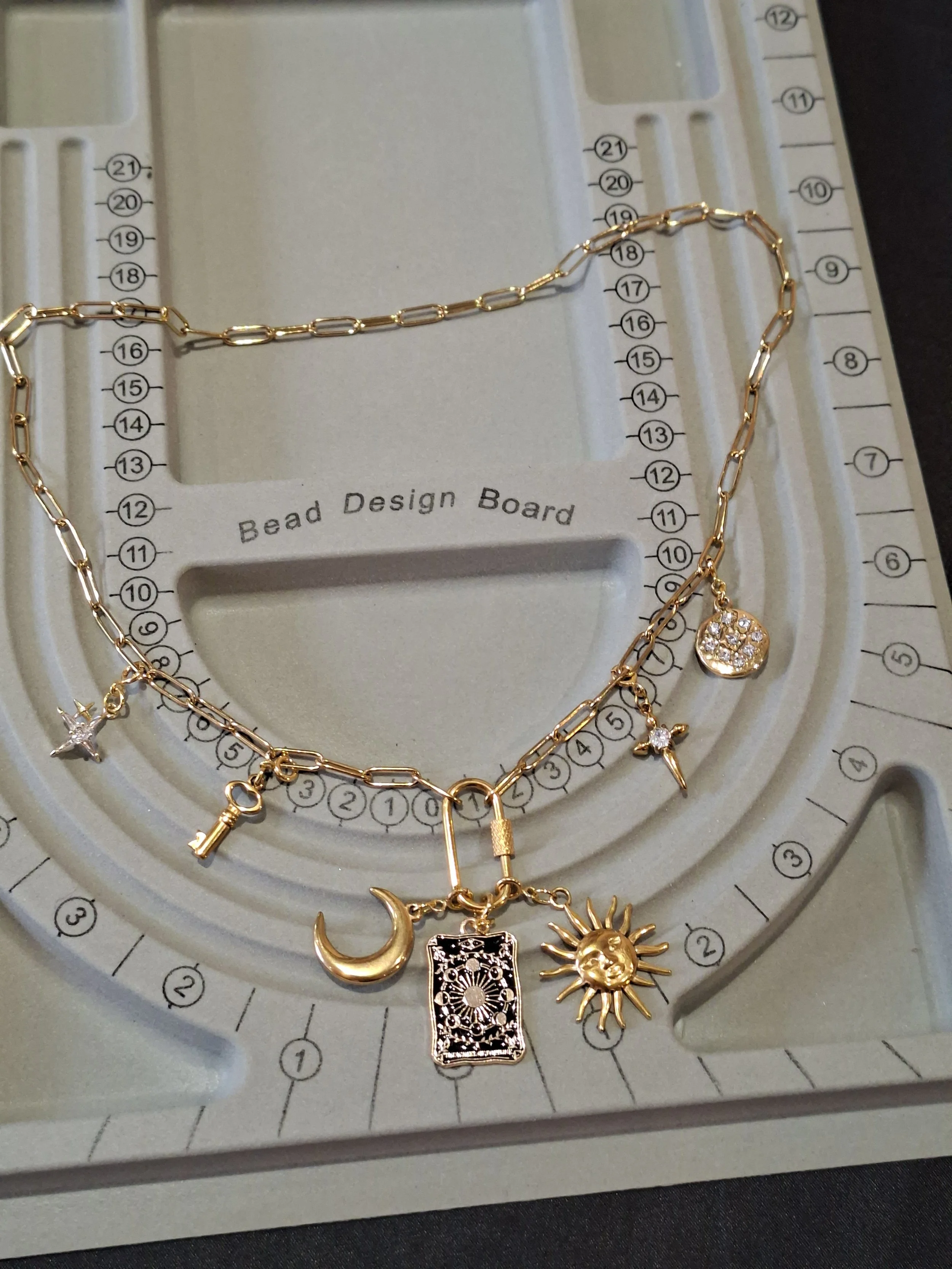 charm necklace workshop
charm necklace making event
jewellery making workshop
sip and make event
sip and craft night
charm bar experience
custom charm necklace
DIY jewellery workshop
necklace making class
jewellery making night
girls night activity
c