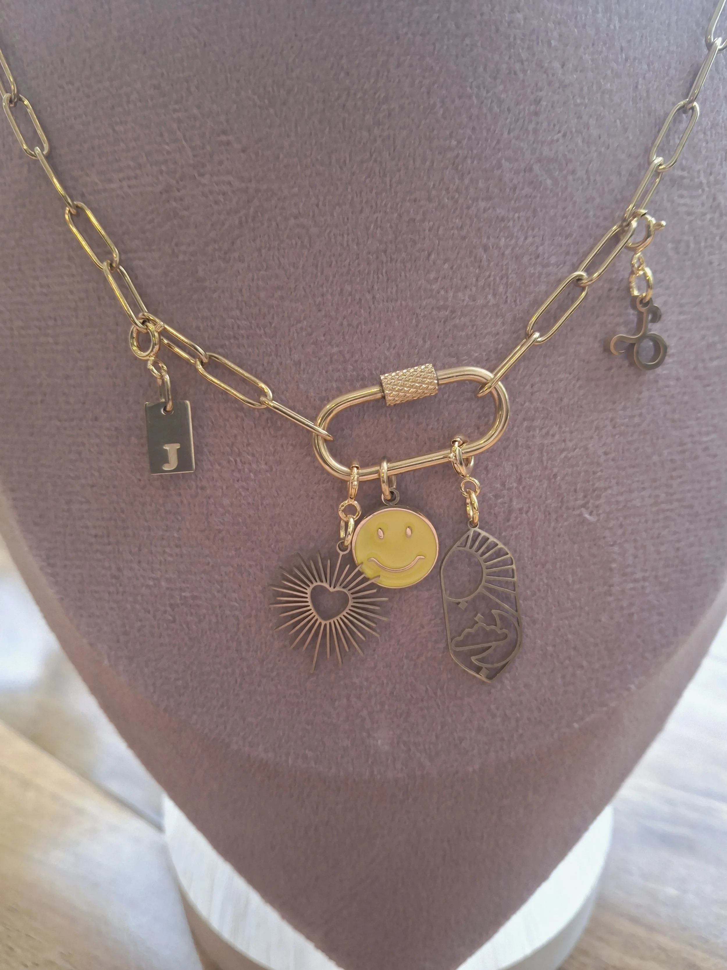 DIY NECKLACE CHARM BAR STORE