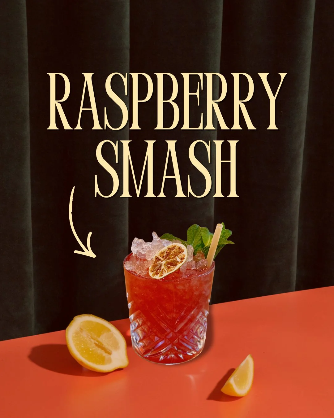 Trois cr&eacute;ations, trois ambiances&hellip; et un seul ma&icirc;tre shaker : Marian 🍸

Plongez dans l&rsquo;univers de notre mixologue &agrave; travers :
 🍇 Raspberry Smash &ndash; fruit&eacute;, frais, terriblement addictif
 🍊 Negroni &nd