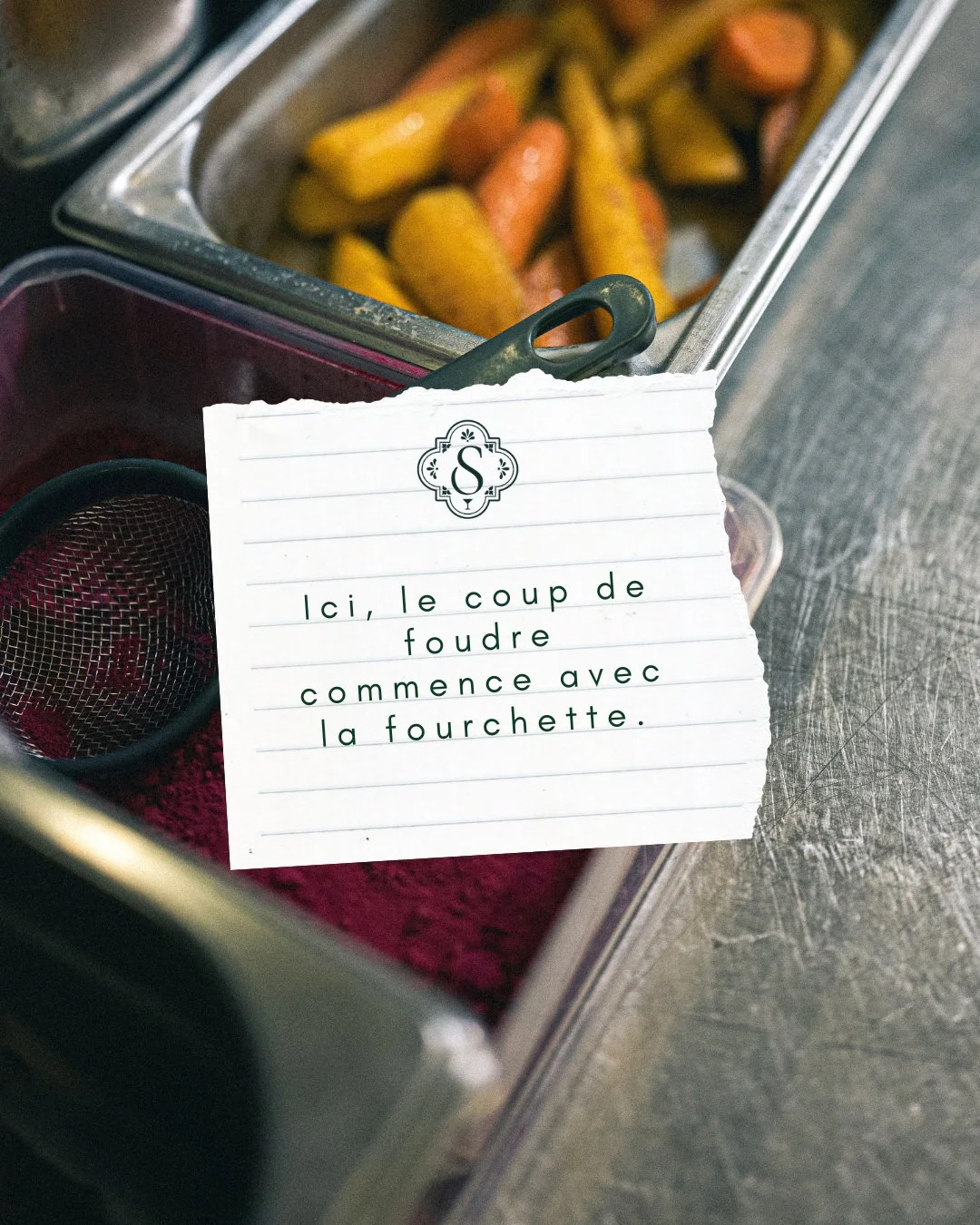 On est convaincus qu&rsquo;un bon plat, c&rsquo;est d&rsquo;abord un plaisir pour les yeux avant d&rsquo;&ecirc;tre un r&eacute;gal en bouche. 
Au Square, pas de faux-semblants : on vous propose une cuisine authentique, pr&eacute;par&eacute;e avec p