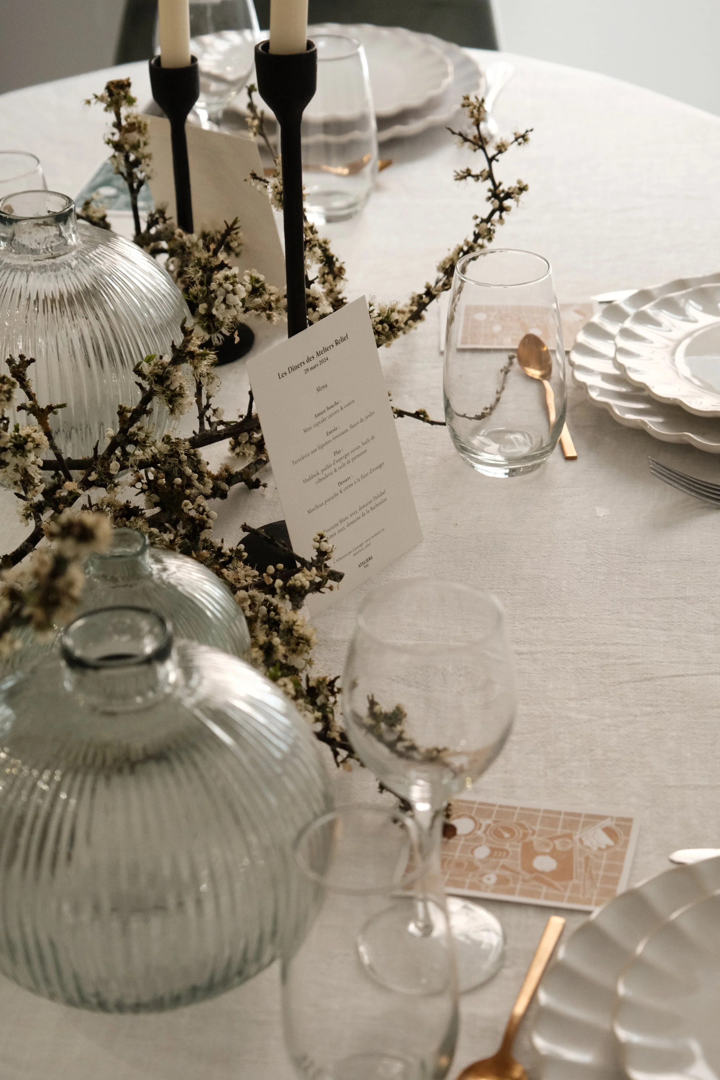 Vue d’ensemble d’un dîner participatif avec dégustation de vins bios, organisé à Nantes.