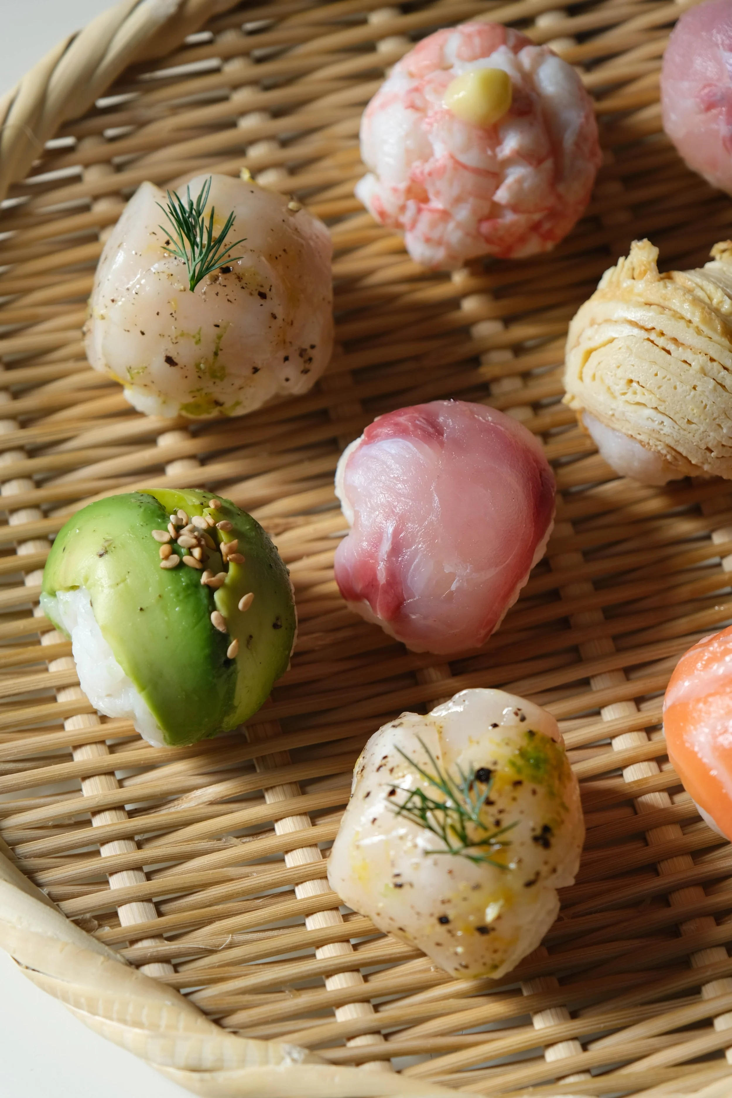Réussir la recette des temari sushis grâce aux techniques partagées dans l'article des Ateliers Relief