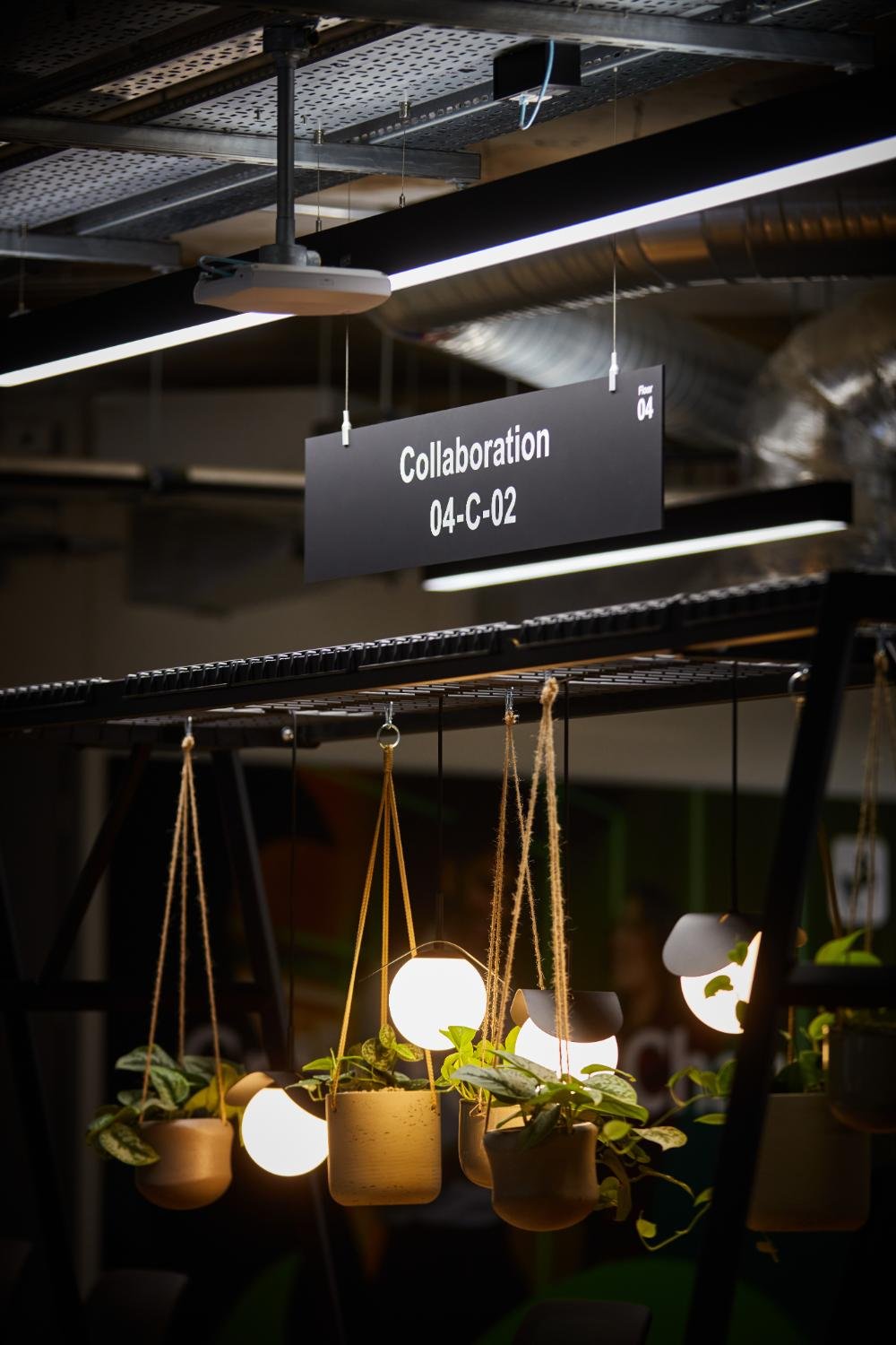 Lloyds, Halifax 7143.jpg