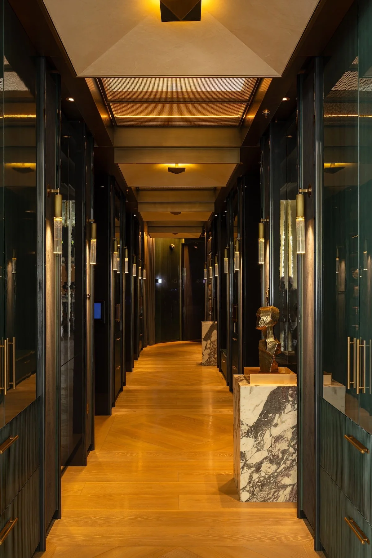 Chancery Rosewood 1598.jpg