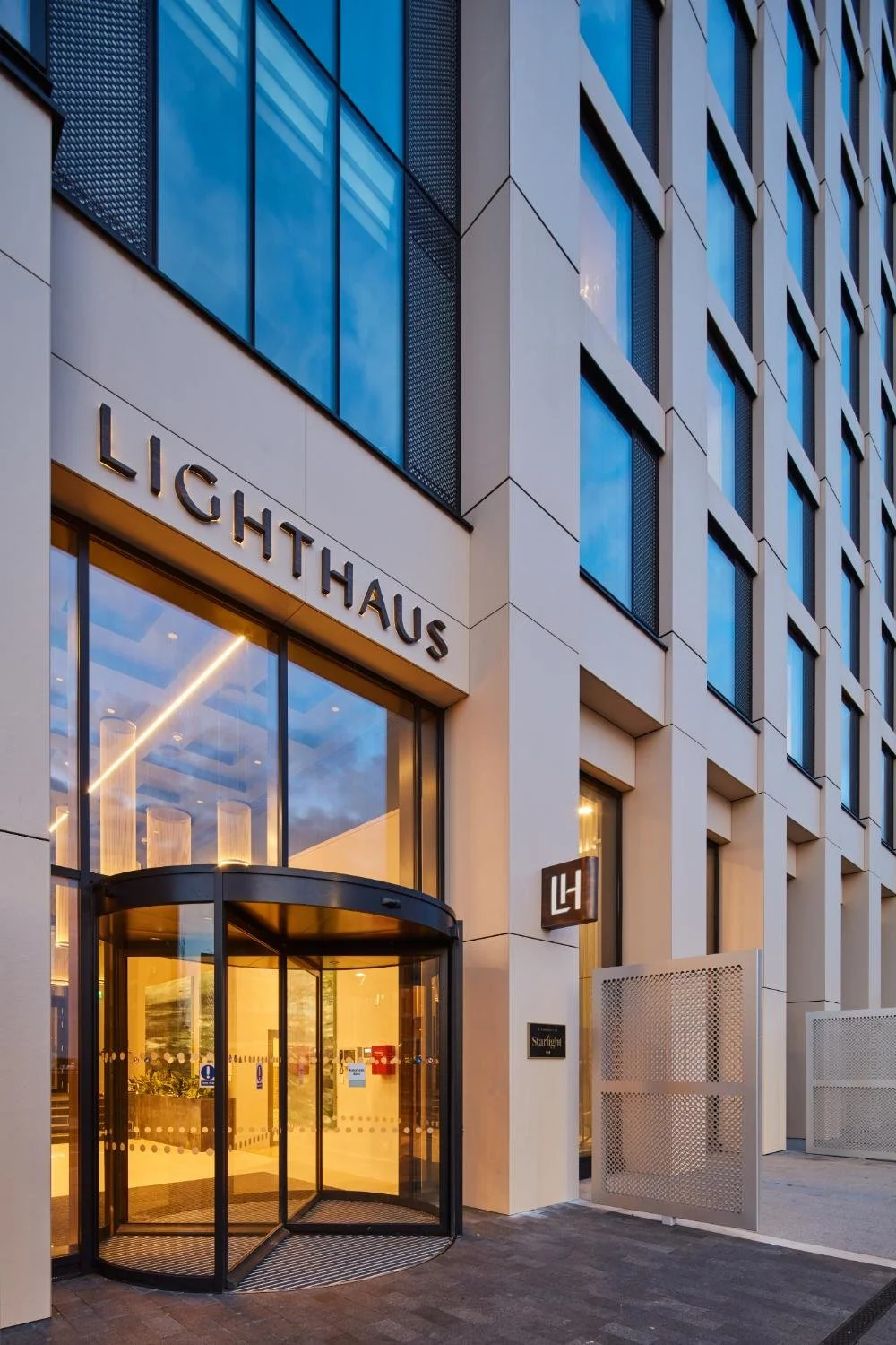 Lighthaus (Ascot Dusk) 9418.jpg