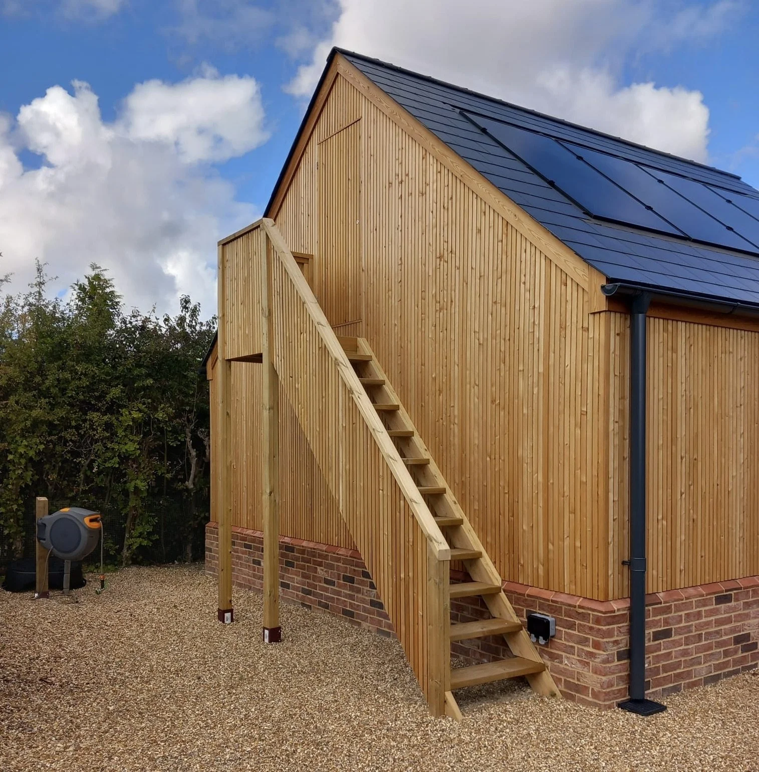 Fox_Road_Double_garage_back_stairs to loft.JPG