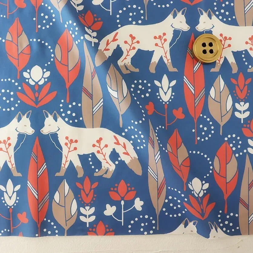 自然の中で見かける動物たちを、グラフィカルに表現した秋のムードのファブリック。

&quot;キツネが旅する魅惑の森&quot;

現在 @nunocotofabric にて販売中です。

Inspired by the quiet beauty of nature and wildlife, wrapped in an autumn mood.
&quot;Fox's Journey in Enchanted Woods&quot;

Available as fabric on @spoon