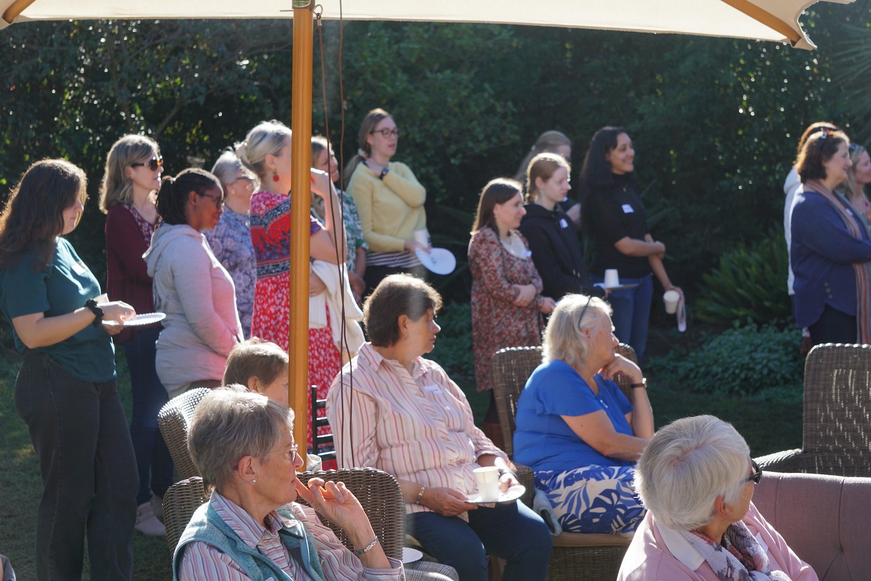 BLOOM - CHILL &amp; CHAT FOR WOMEN