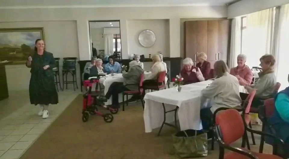 THE GOLDEN OLDIES WRIGGLE AND RHYME!