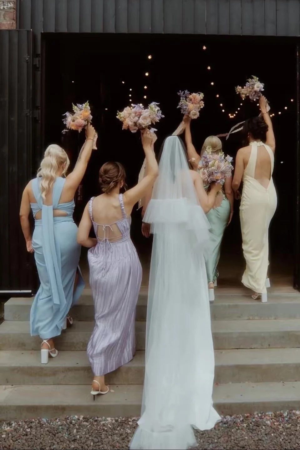 summer wedding. bridal bouquet. modern bride. contemporary wedding. peony. dahlia. pastel wedding. colourful wedding. luxury wedding floral design. Scottish wedding. Glasgow. Edinburgh. wild flower workshop.