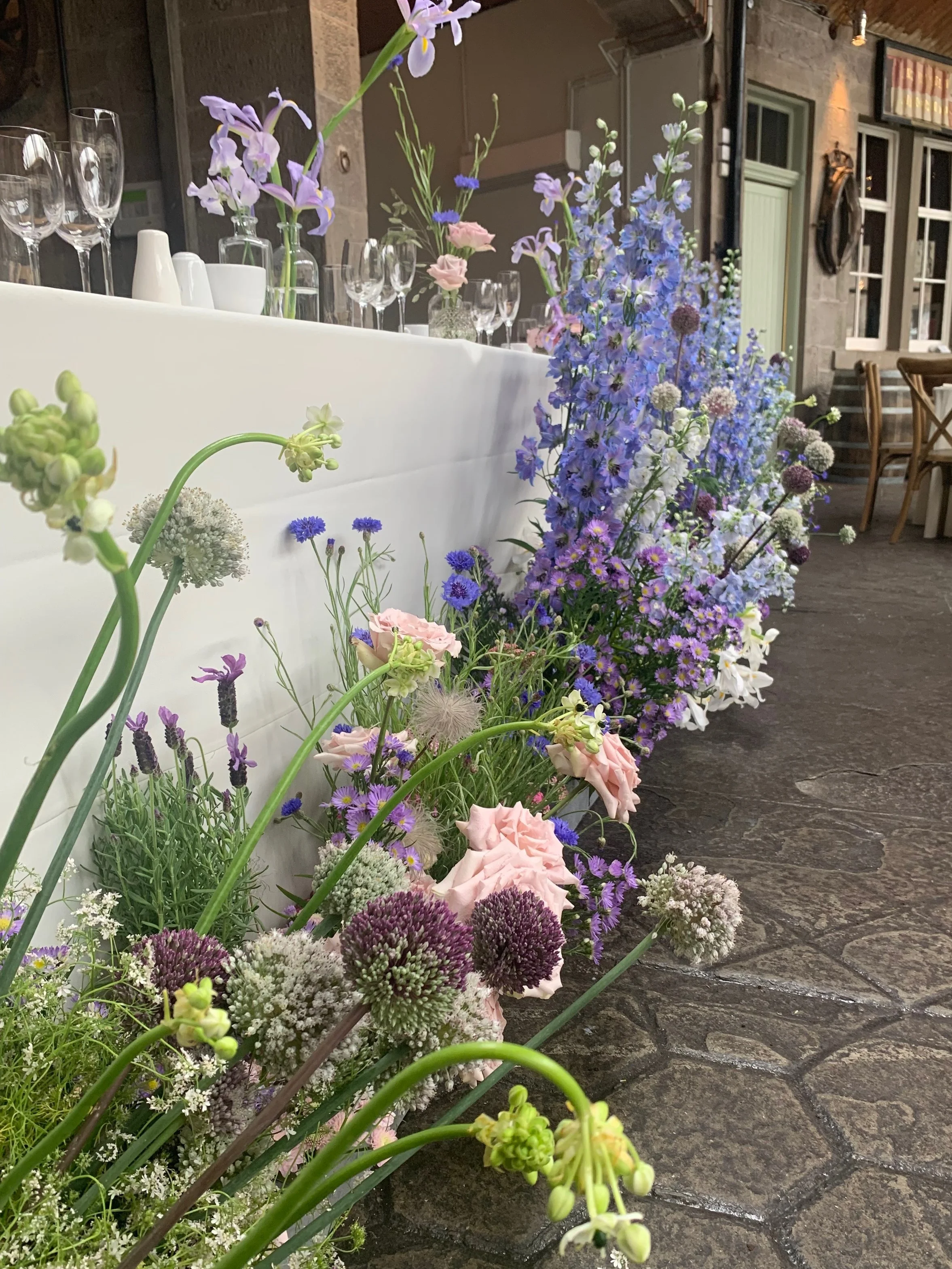 summer wedding. bridal bouquet. modern bride. contemporary wedding. peony. dahlia. pastel wedding. colourful wedding. luxury wedding floral design. Scottish wedding. Glasgow. Edinburgh. wild flower workshop.