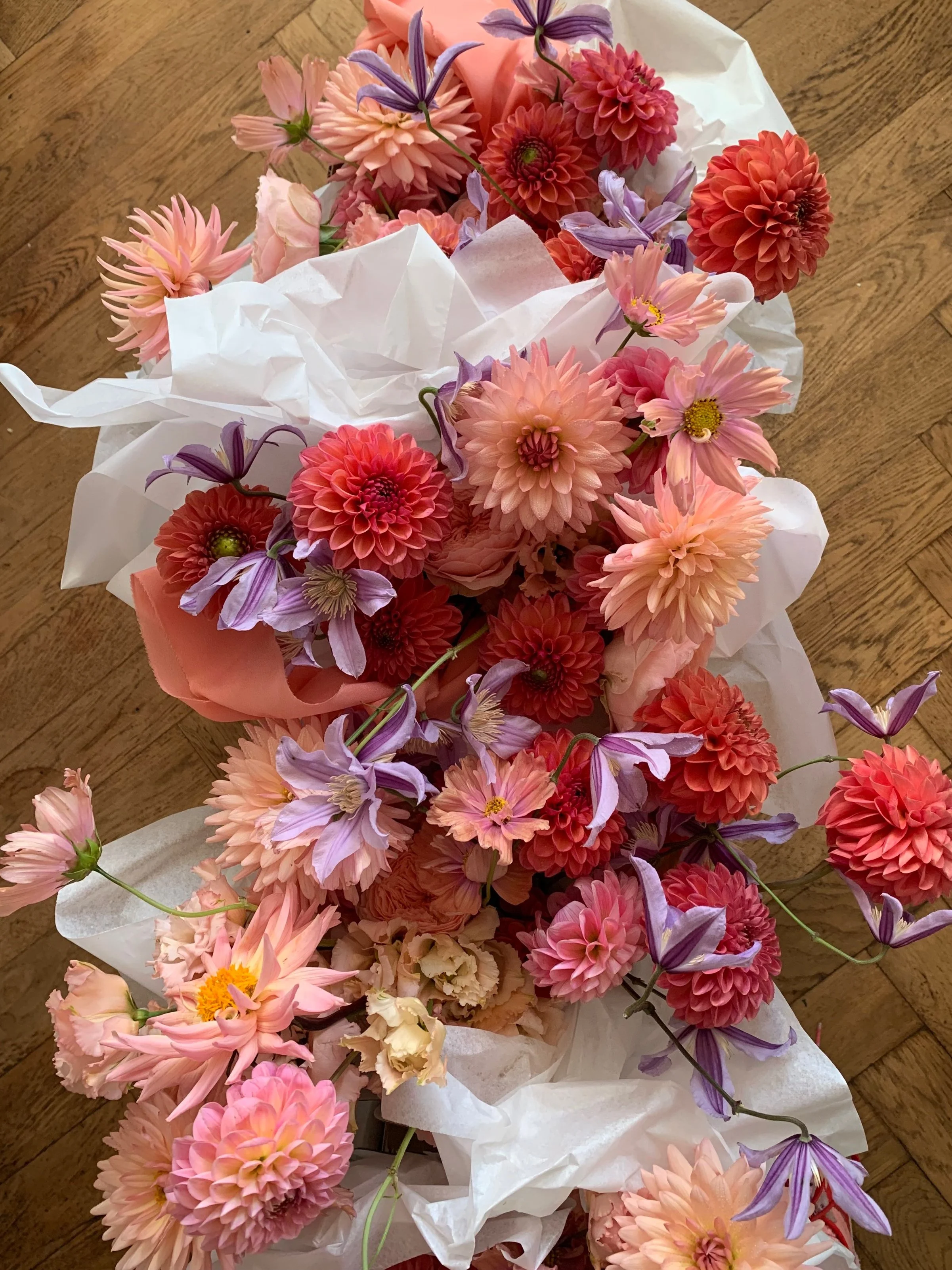 summer wedding. bridal bouquet. modern bride. contemporary wedding. peony. dahlia. pastel wedding. colourful wedding. luxury wedding floral design. Scottish wedding. Glasgow. Edinburgh. wild flower workshop.