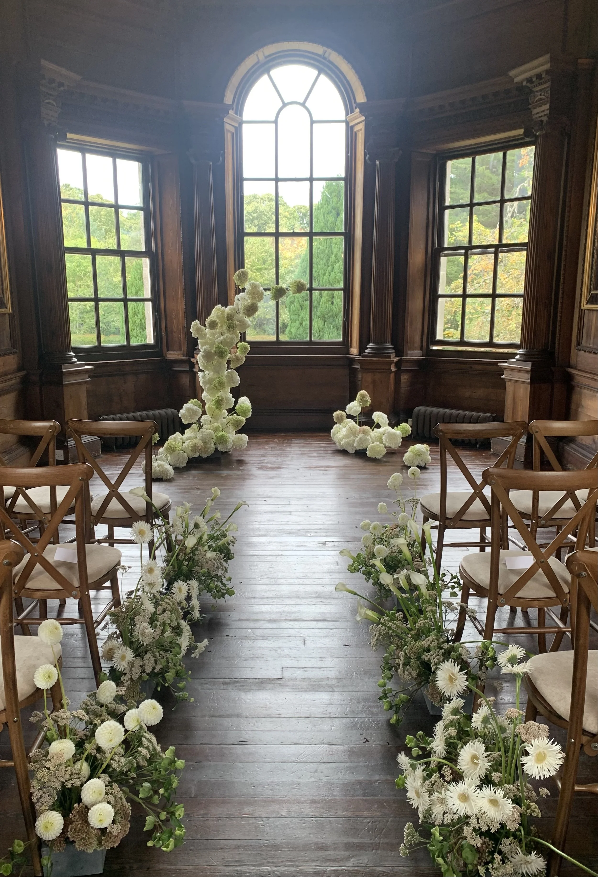 summer wedding. bridal bouquet. modern bride. contemporary wedding. peony. dahlia. pastel wedding. colourful wedding. luxury wedding floral design. Scottish wedding. Glasgow. Edinburgh. wild flower workshop.