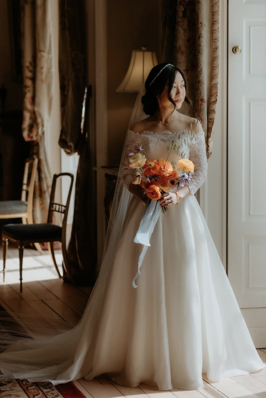 Spring wedding. bridal bouquet. modern bride. contemporary wedding.  pastel wedding. Colourful wedding.  luxury wedding floral design. Scottish wedding. Glasgow. Edinburgh. wild flower workshop.