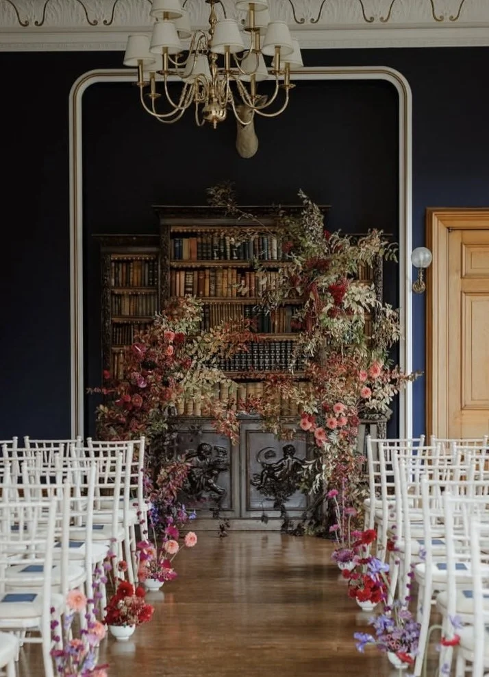 summer wedding. bridal bouquet. modern bride. contemporary wedding. peony. dahlia. pastel wedding. colourful wedding. luxury wedding floral design. Scottish wedding. Glasgow. Edinburgh. wild flower workshop.