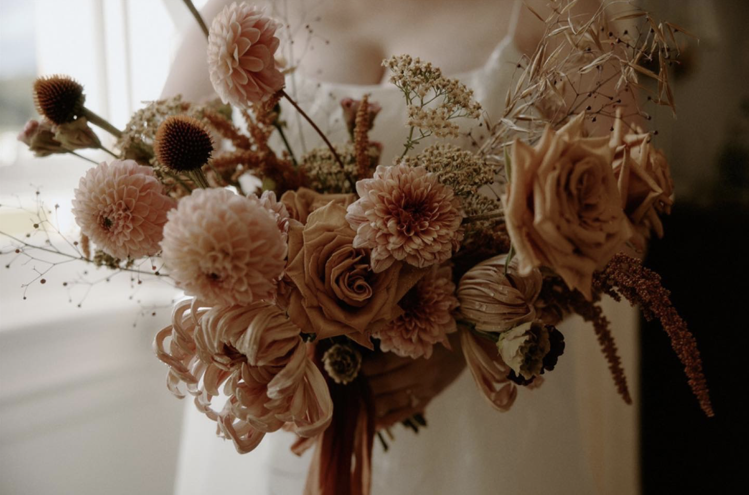 Autumn. wedding arch. wedding flowers. ceremony Glasgow. Edinburgh. Scotland. Creative florist. Colourful wedding. wild flower workshop. 