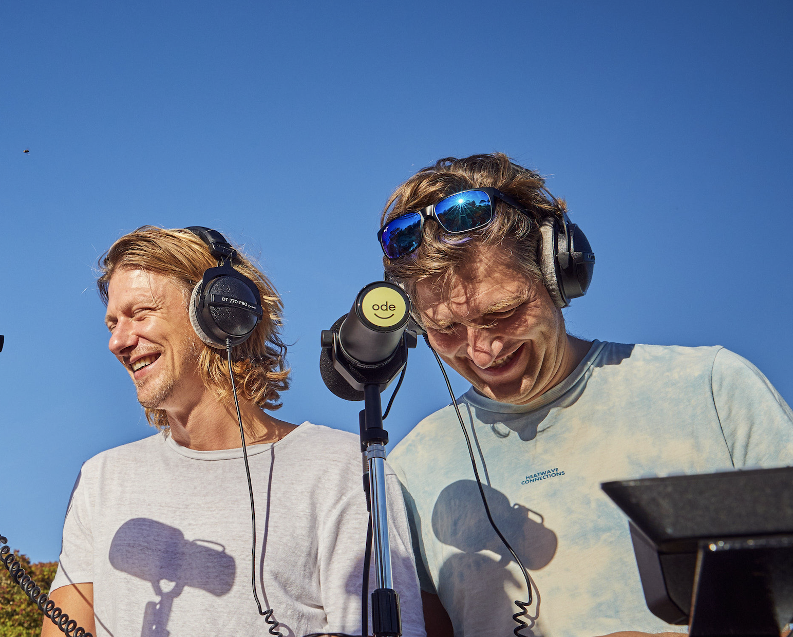 De dynamiek tussen familie en vrienden, hoor je in jullie eigen trouwcast