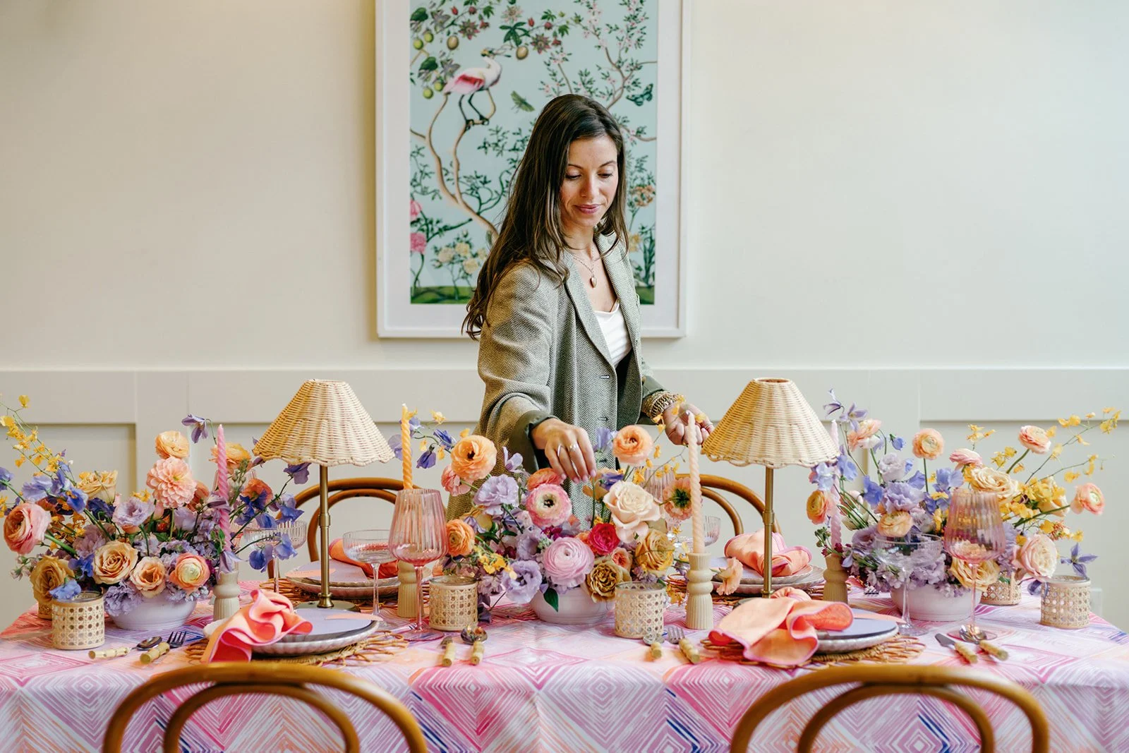 The best florist in Richmond, Virginia detailing a table