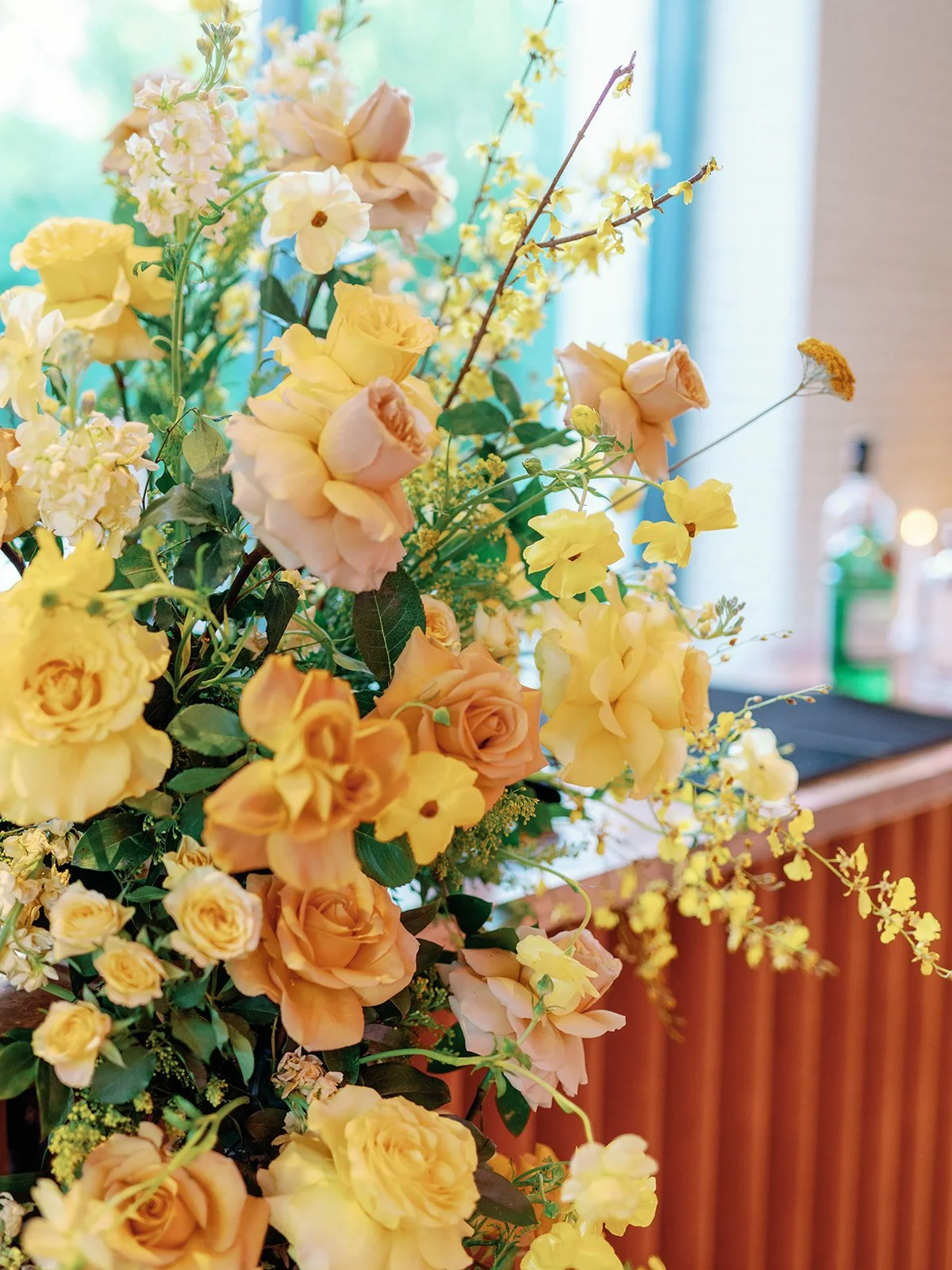  Gorgeous summer wedding flowers at Austin venue 