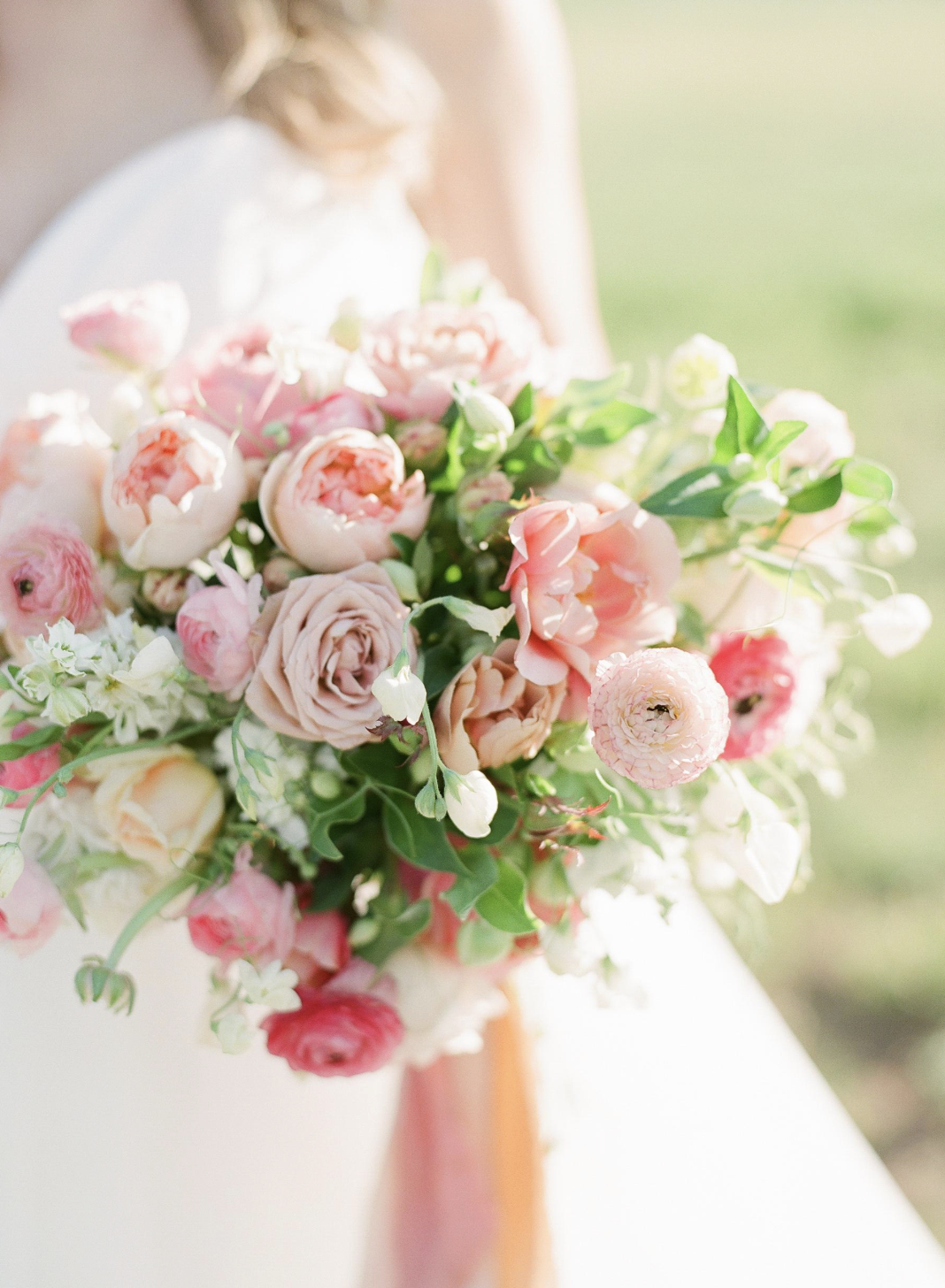  Beautiful pink wedding bouquet 