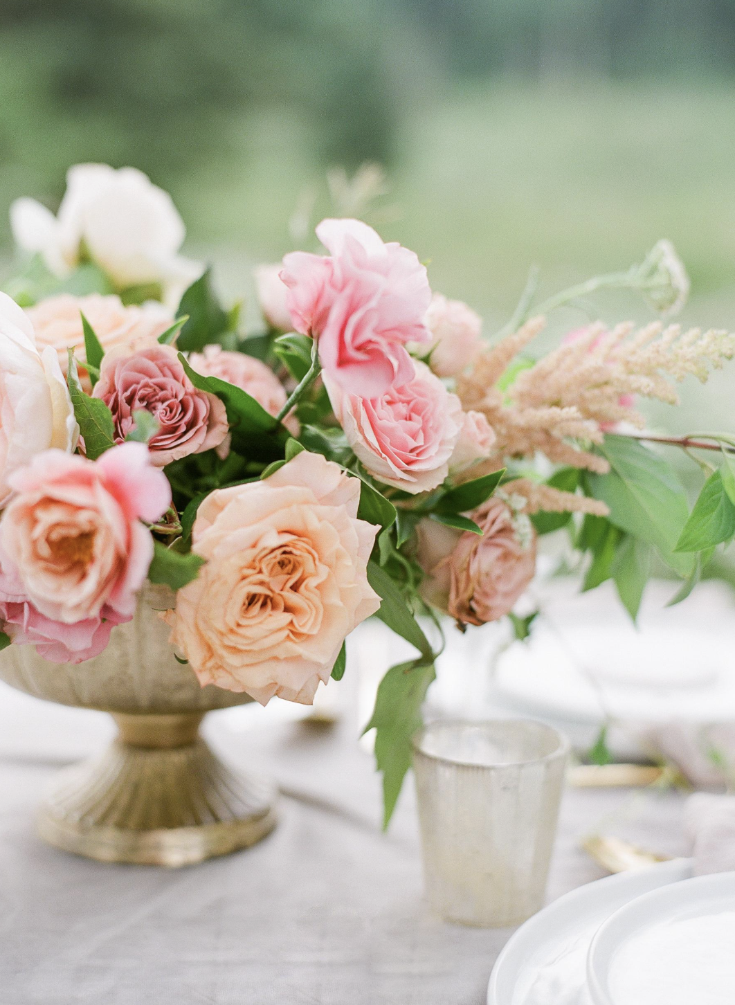  Beautiful wedding centerpiece in the mountains 