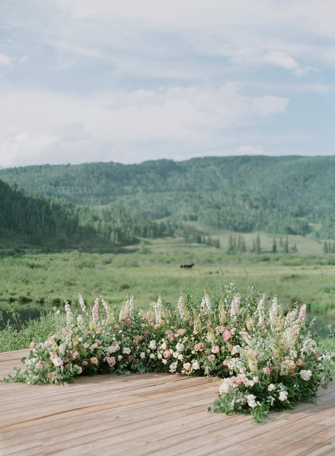  Meadow design wedding florals   