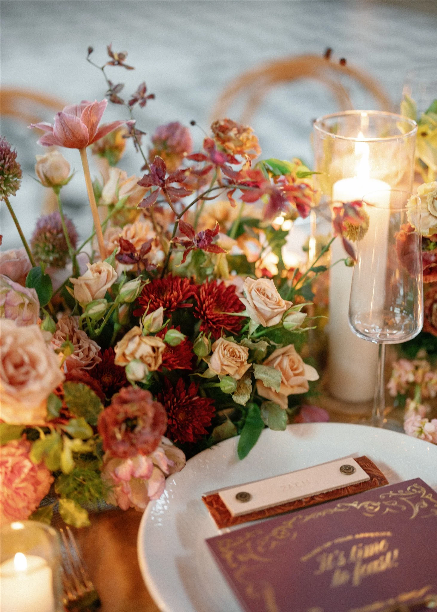  A gorgeous fall centerpiece with wedding colors that are unexpected yet modern. 