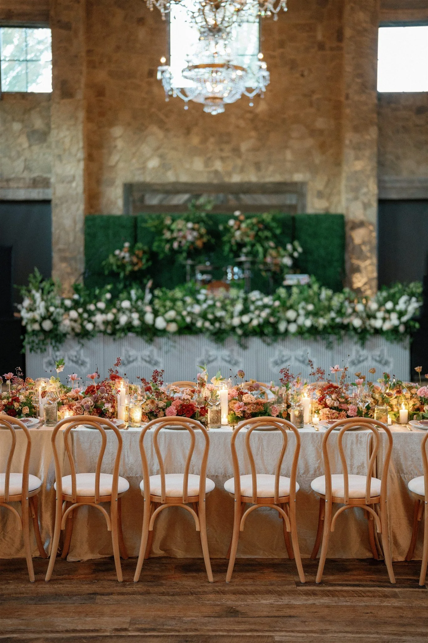  Adding florals to your stage facade is always a way to elevate your space. 