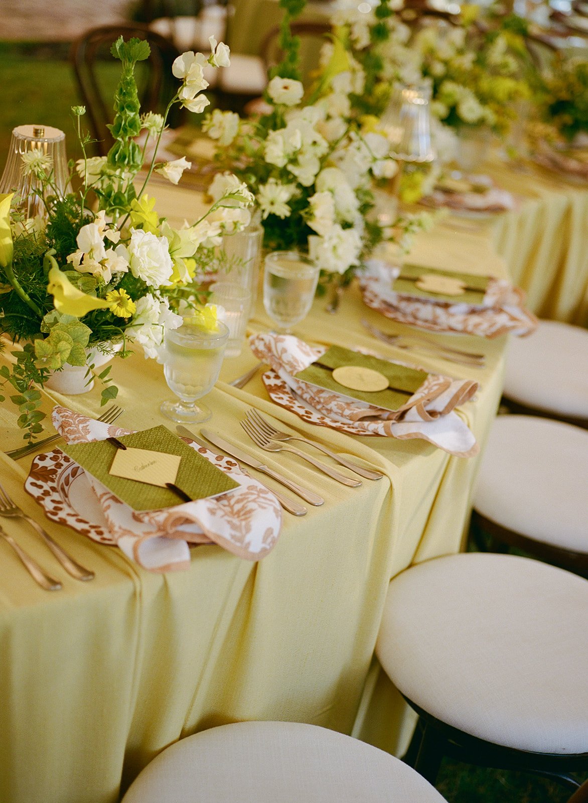  Lemon and citrus inspired wedding florals. 
