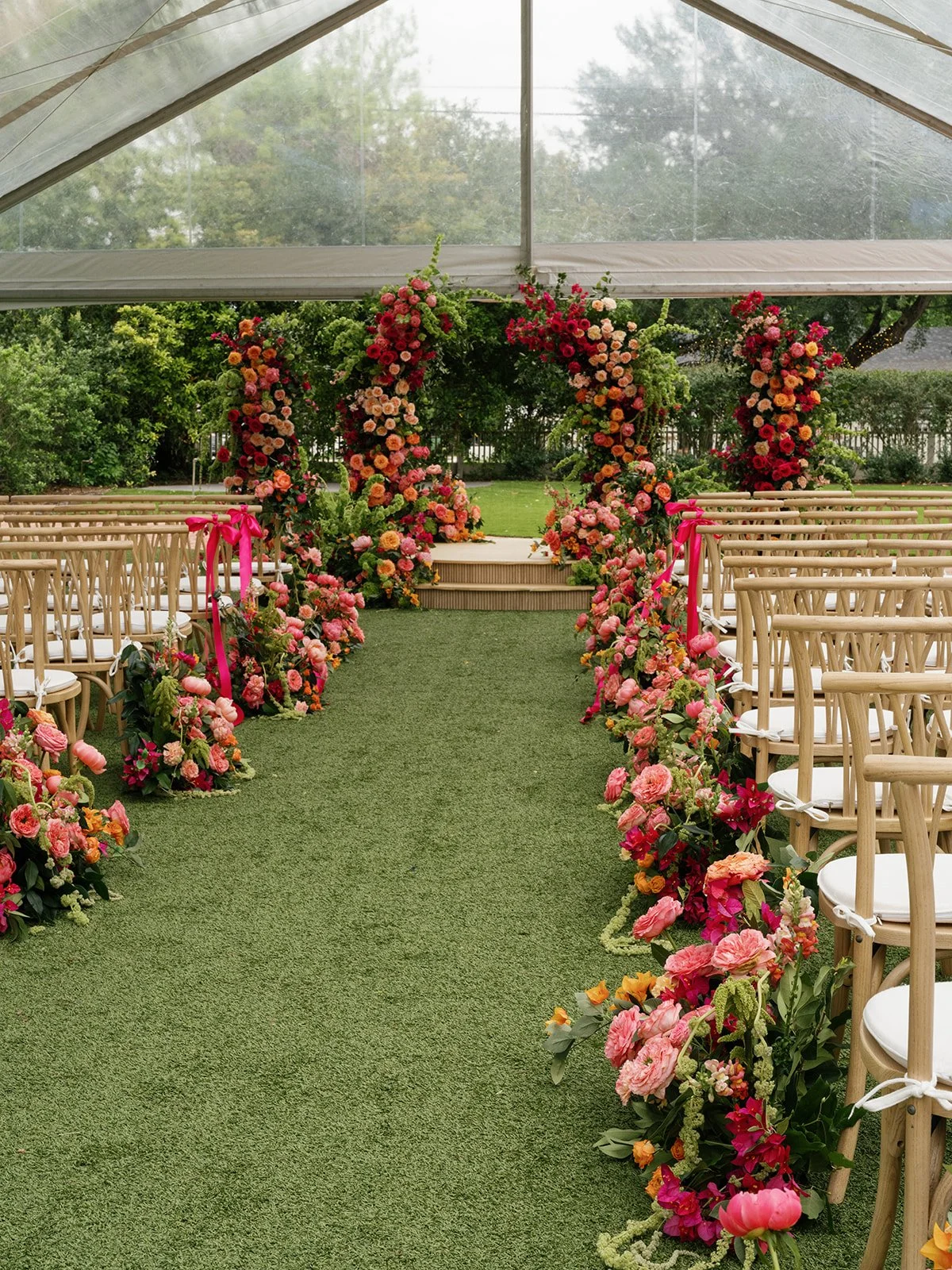  Lush wedding aisle flowers 
