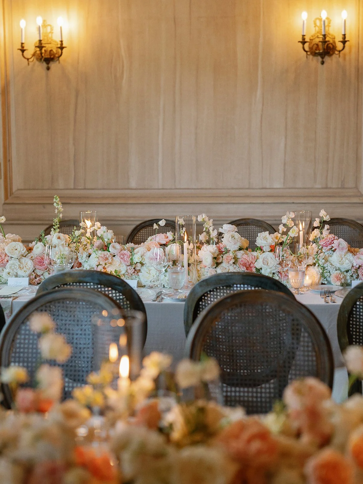  Close-up of garden roses, sweet peas and stock in a wedding centerpiece by Remi + Gold at Commodore Perry Estate 