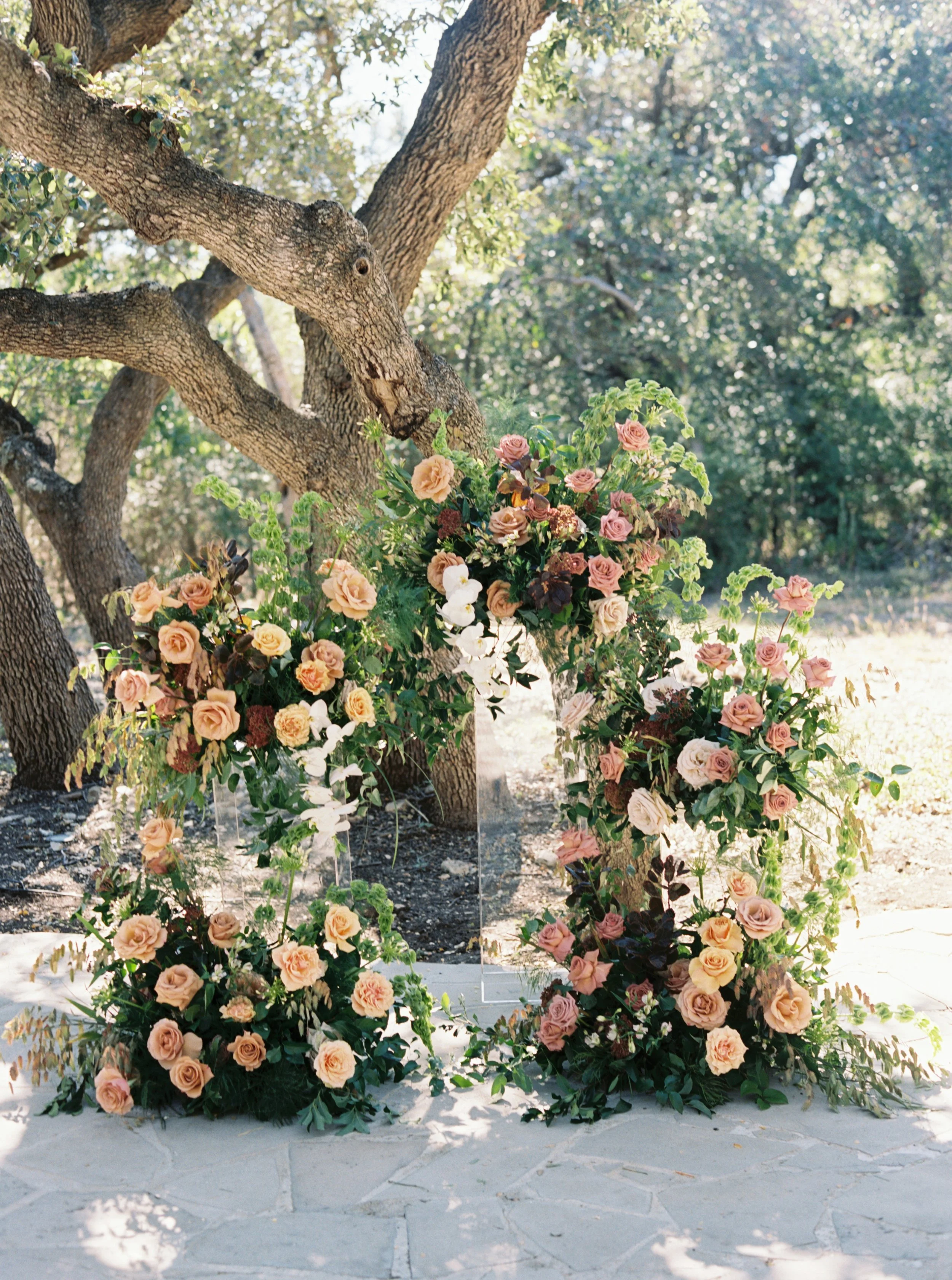  Ceremony florals for fall wedding in Texas 