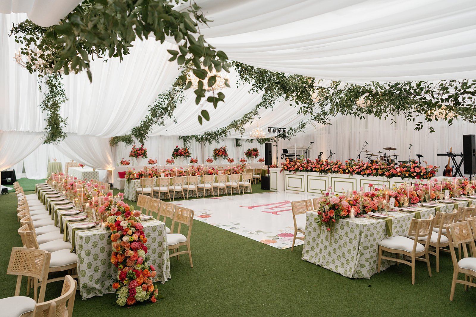 Dreamy wedding reception at one of the best Austin wedding venues