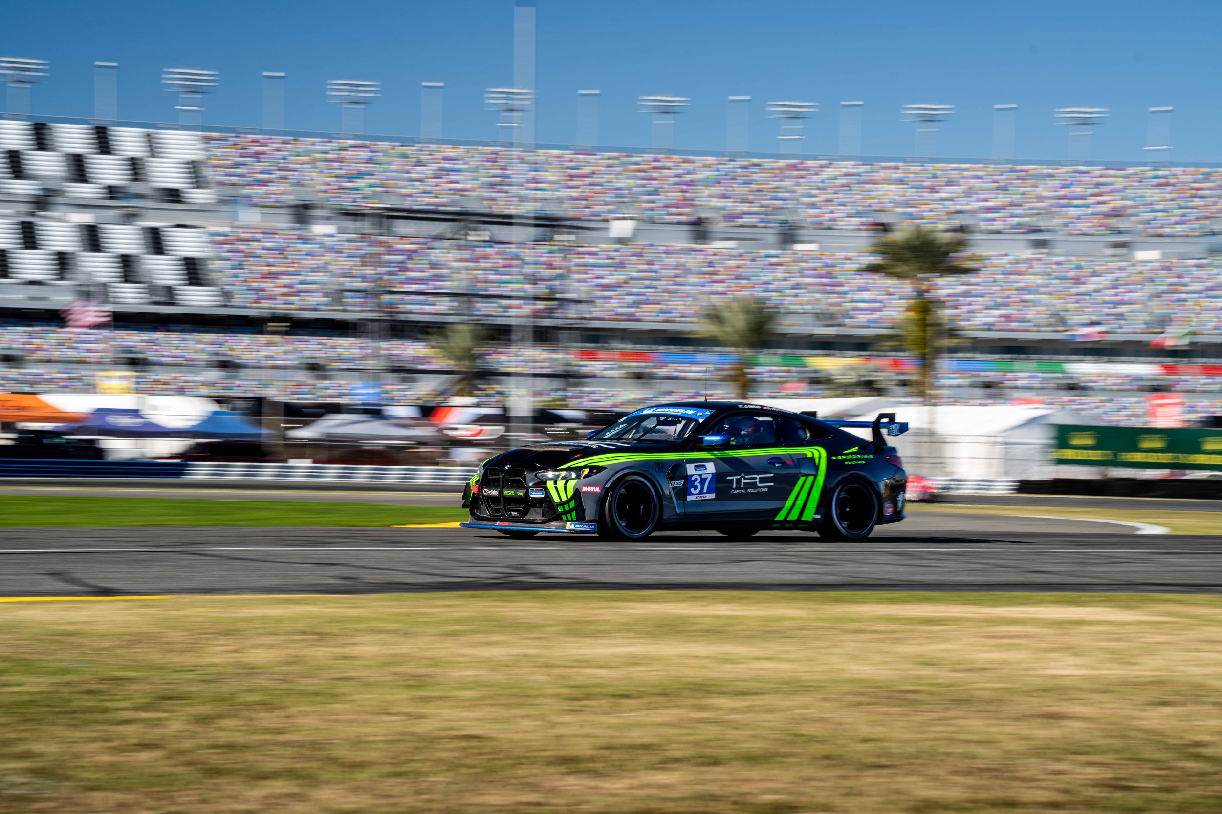 01_ROAR_IG_Friday-4.jpg