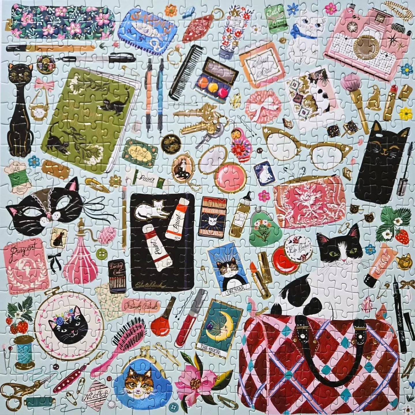 Purrfect Accessories 🐈‍⬛️👛
In celebration of puzzle month, here is a brand new, unreleased @galisonpuzzles from their spring 2025 collection!
I absolutely adored this new puzzle! This puzzle is cool because it's one of Galison's gold foil puz