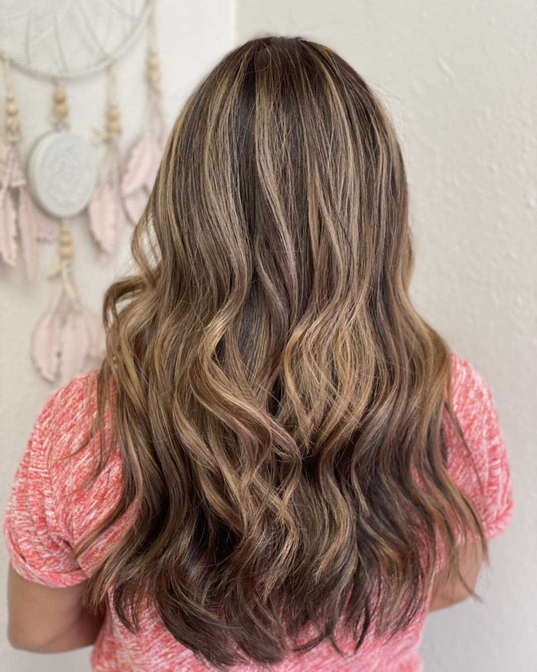 We ❤️ balayage! It&rsquo;s always balayage season- low maintenance and oh so fabulous! 📱 Book yours today 😉 
⭐️ Balayage, haircut and style by Olivia. #lookgoodfeelgorgeous
#modesalon #arlingtontx #teammode #modehairsalon #teammodehair #mode #hairs