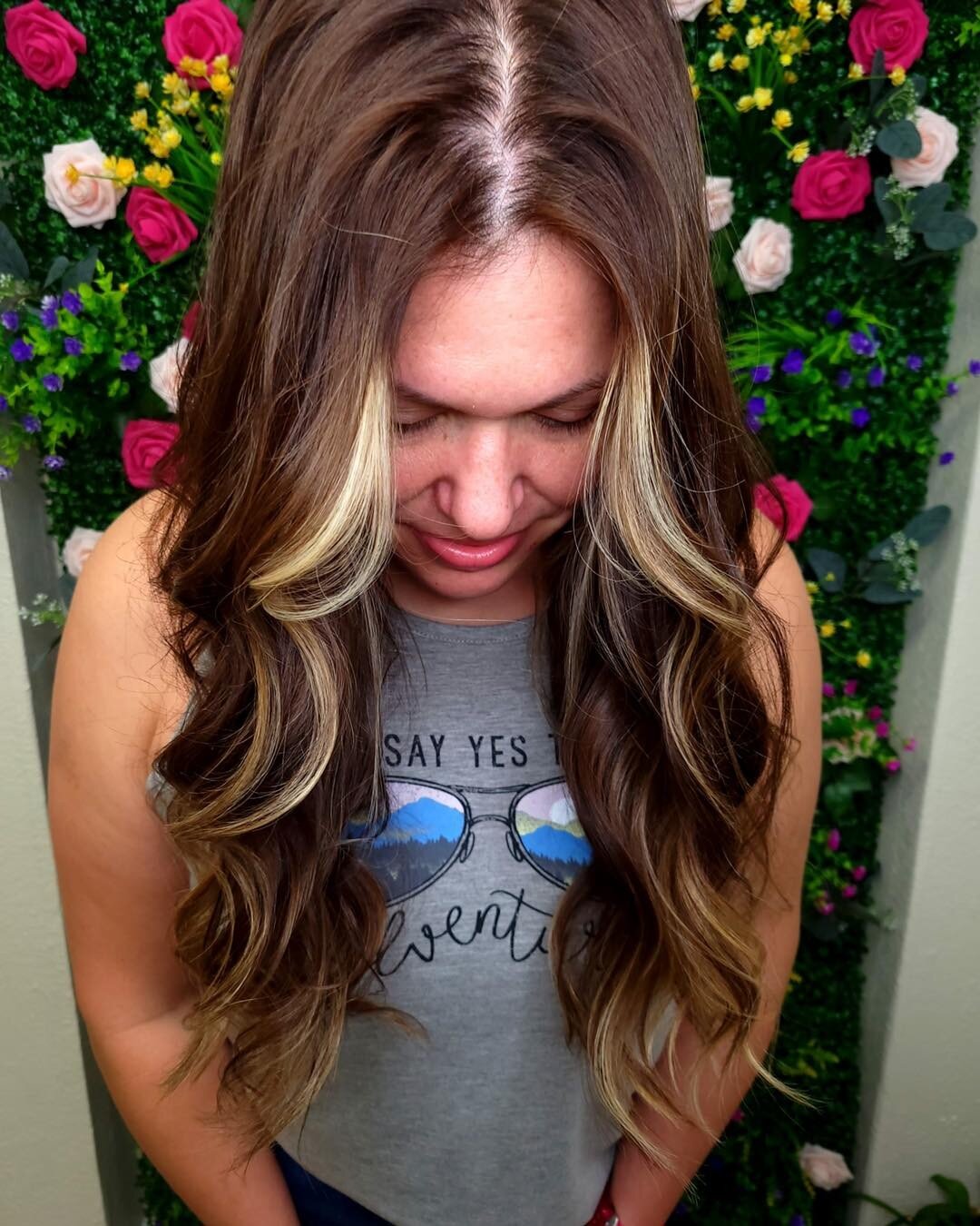 A little bit of color makes BIG difference, brighten up your life with a fab balayage! We&rsquo;re obsessed with the face framing 🙌 
⭐️ Balayage, haircut and style by Baylee. #lookgoodfeelgorgeous
#modesalon #arlingtontx #teammode #modehairsalon #te