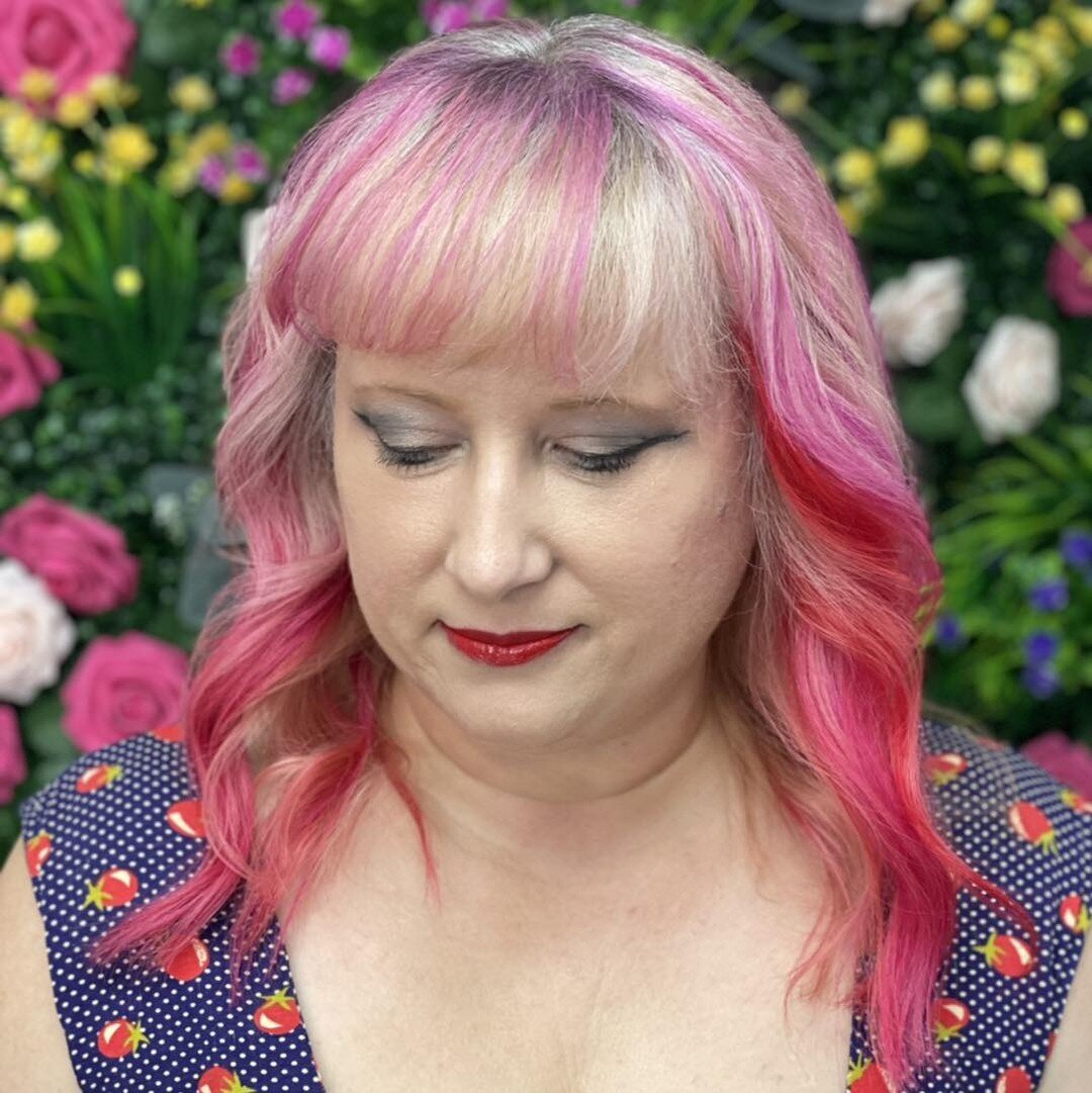 We 💗 making your hair dreams come true 💕🦄 And we also 💕 hearing about how much you 💗 your Mode hair. 📞 to book your appointment to #lookgoodfeelgorgeous
⭐️ Creative color and style by Olivia 🙌 
#modesalon #arlingtontx #teammode #modehiarsalon 