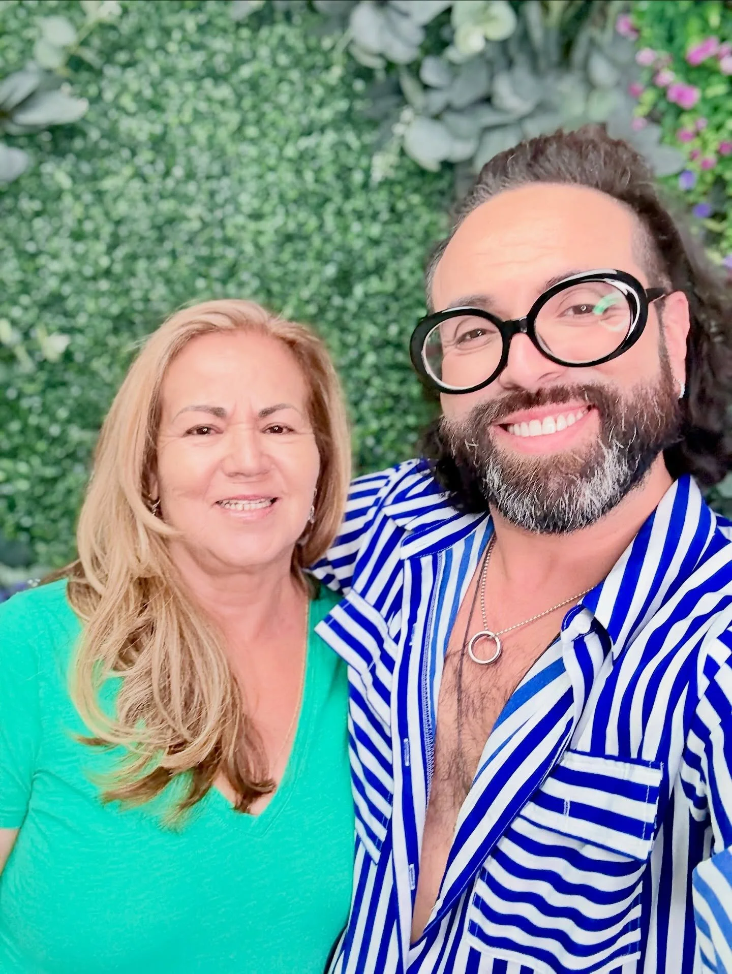 Behind every good hairstylist is a mother who let him practice on her.
#modesalon #teammode #motherson #loveisinthehair #highlights #balayage #balayagehighlights #mom #hair #mothersonlove #hairstylist #salonlife