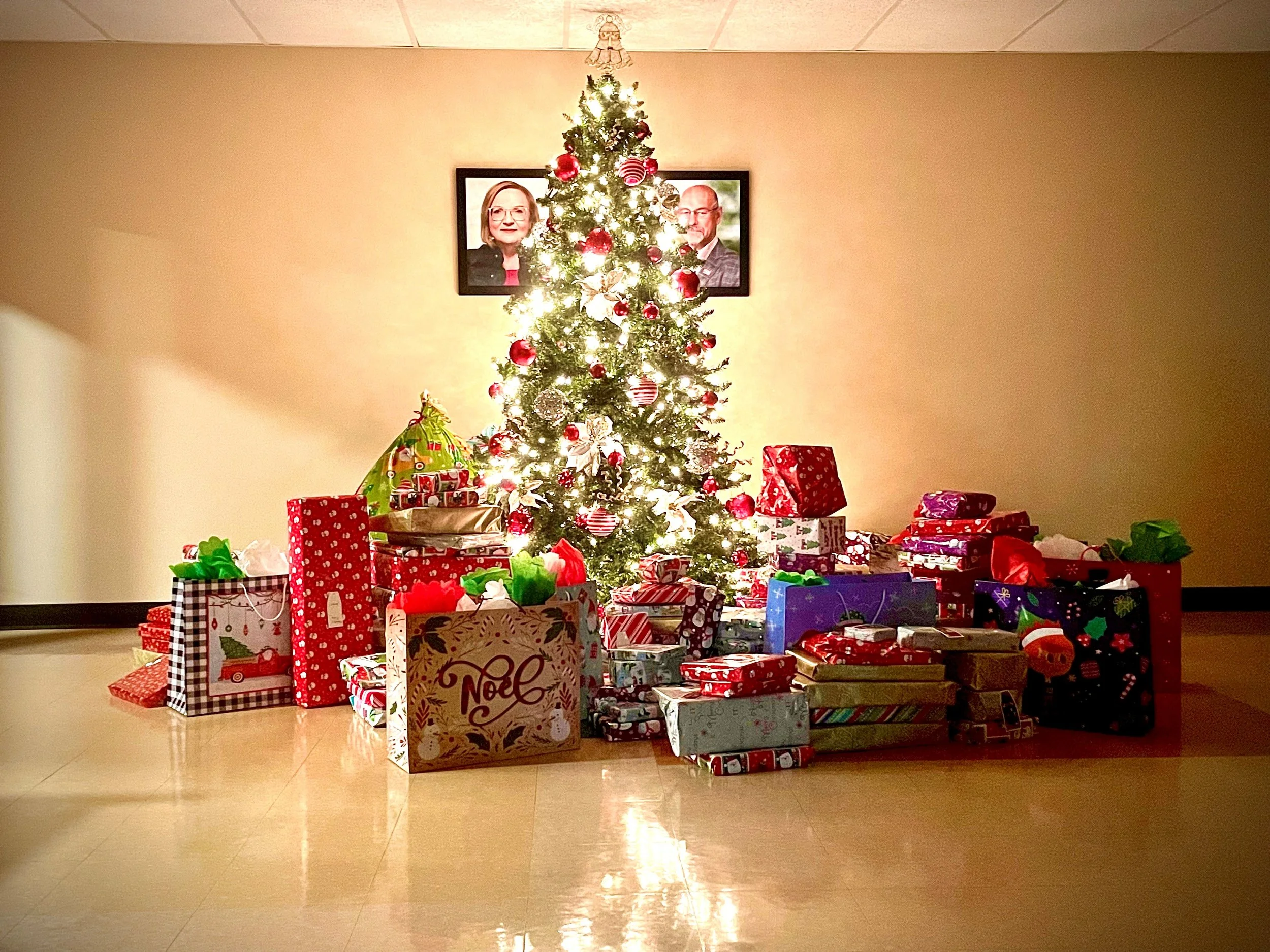 Unifor Local 302-2023 Christmas Tree