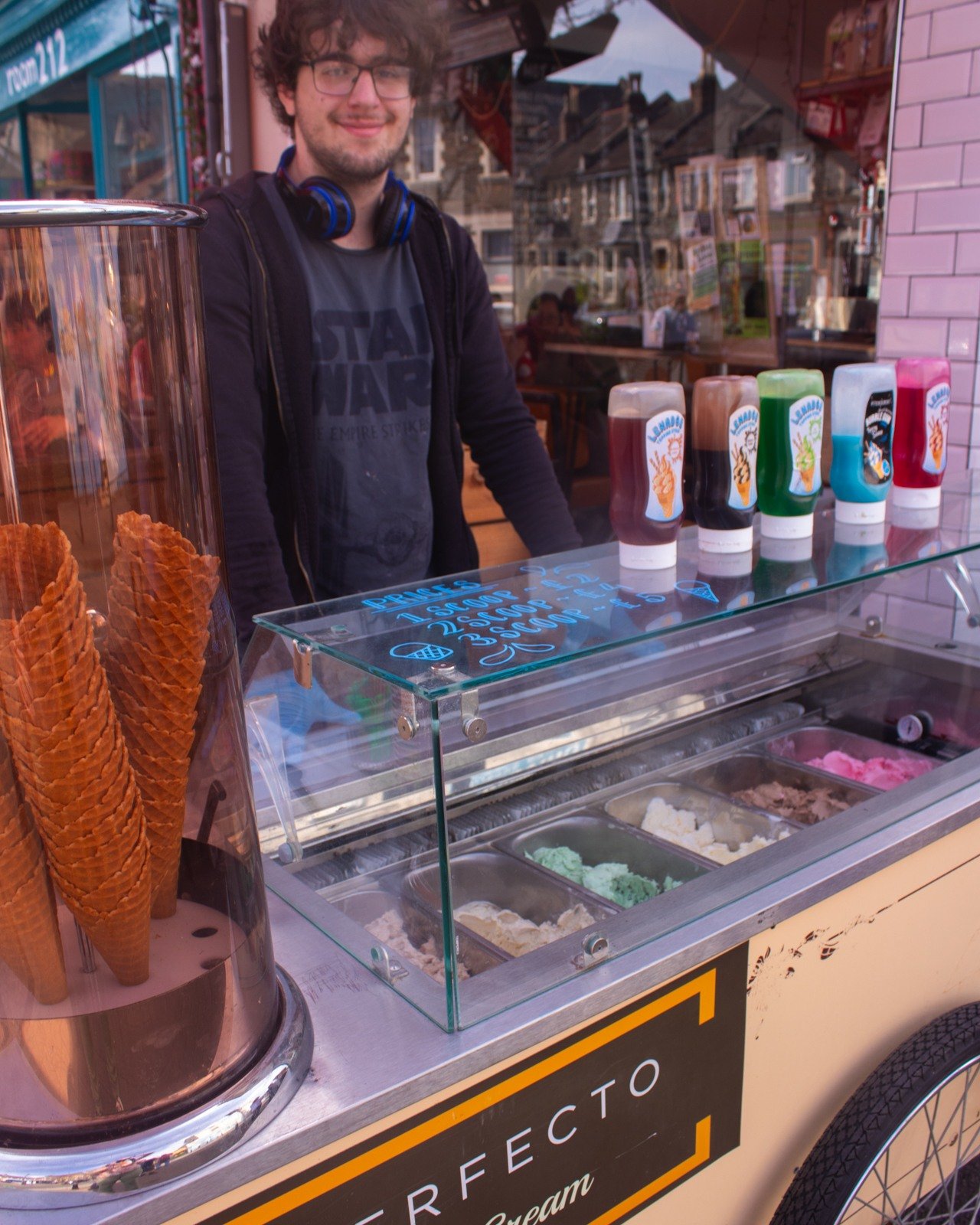 We have been absolutely loving the weather! ☀️🍦
And so have you guys, our man Felix has sold so many ice creams already. So if you're taking a stroll down Gloucester Road, make sure you stop by for an ice cream! 🍦✨

#gloucesterroad #icecream #perfe