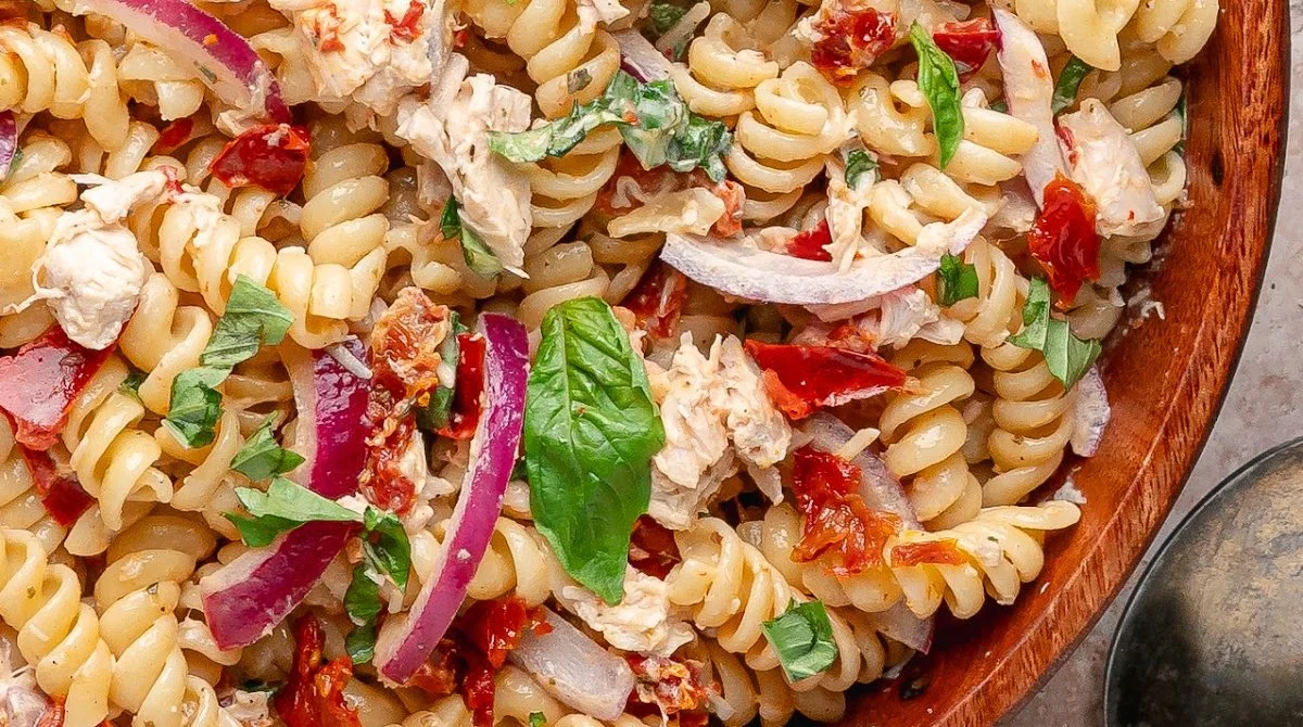 sun-dried-tomato-chicken-pasta-bowl.jpg